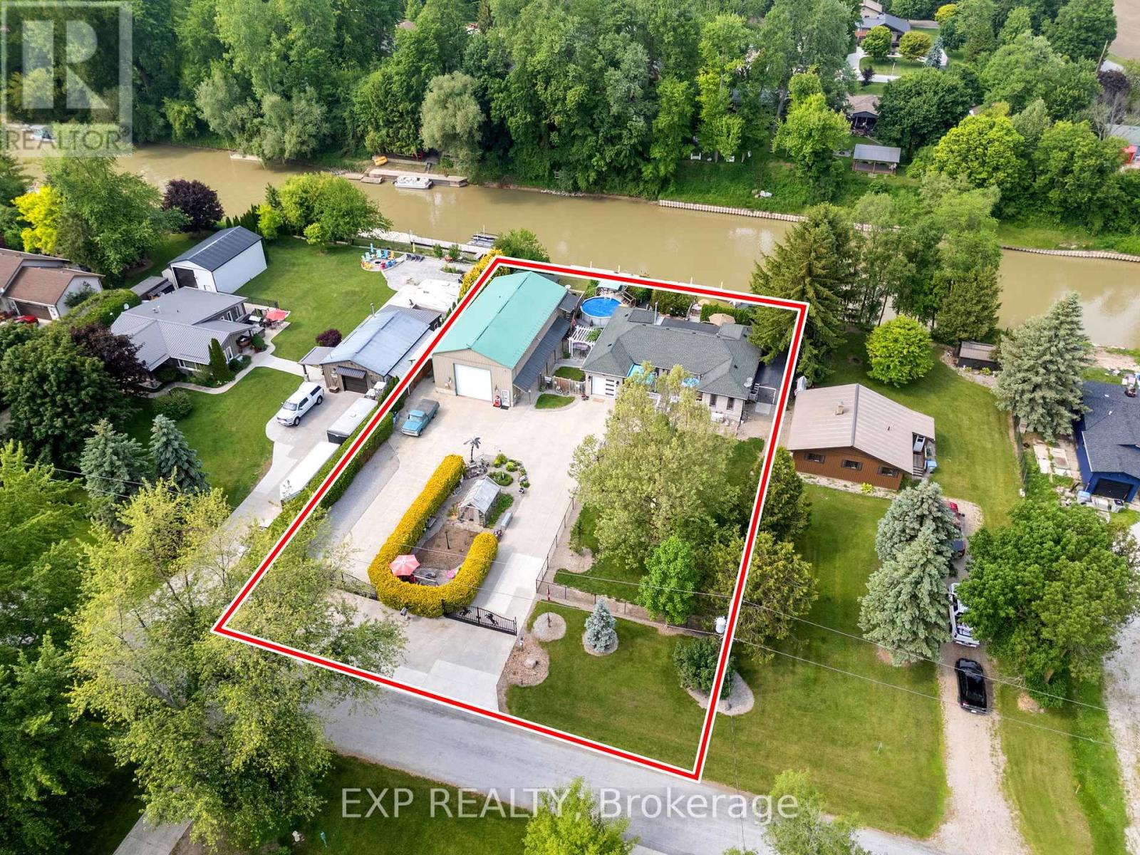 8458 LAZY LANE, lambton shores (port franks), Ontario