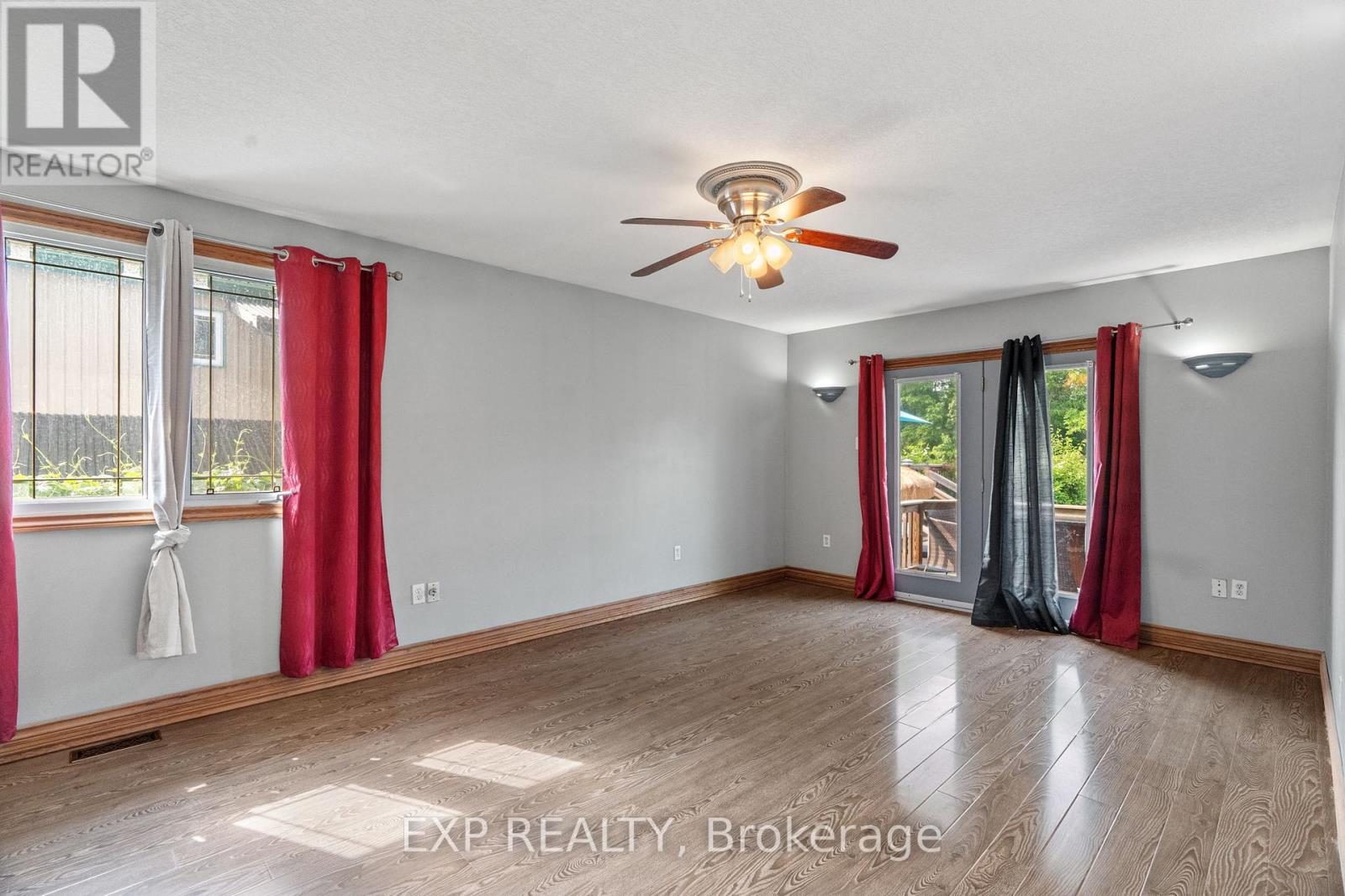 8458 Lazy Lane, Lambton Shores (Port Franks), Ontario  N0M 2N0 - Photo 12 - X12214614