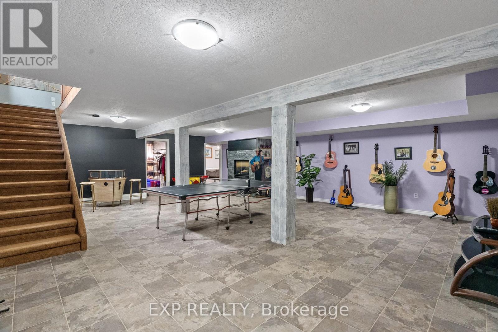 8458 Lazy Lane, Lambton Shores (Port Franks), Ontario  N0M 2N0 - Photo 15 - X12214614