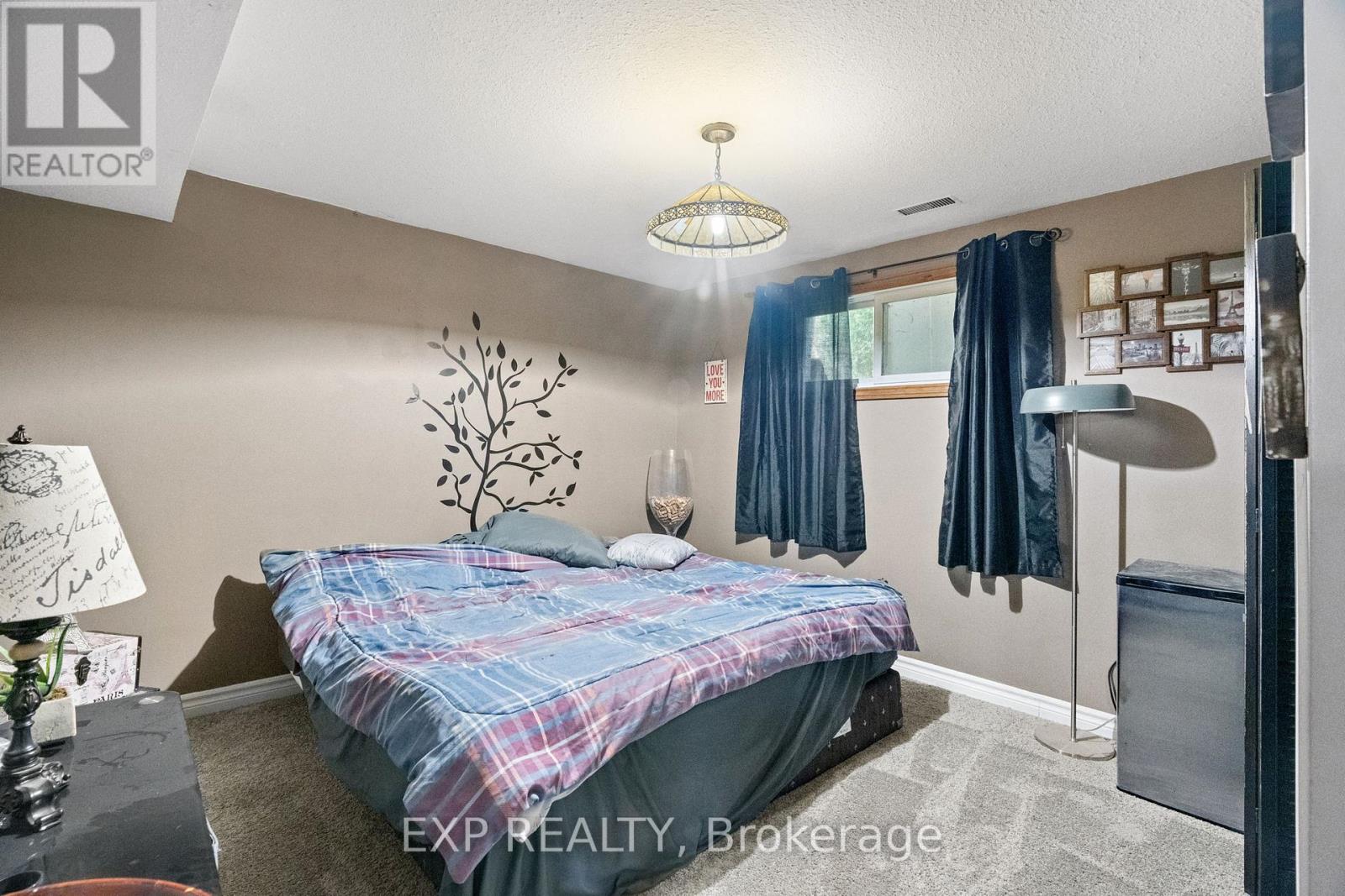 8458 Lazy Lane, Lambton Shores (Port Franks), Ontario  N0M 2N0 - Photo 18 - X12214614