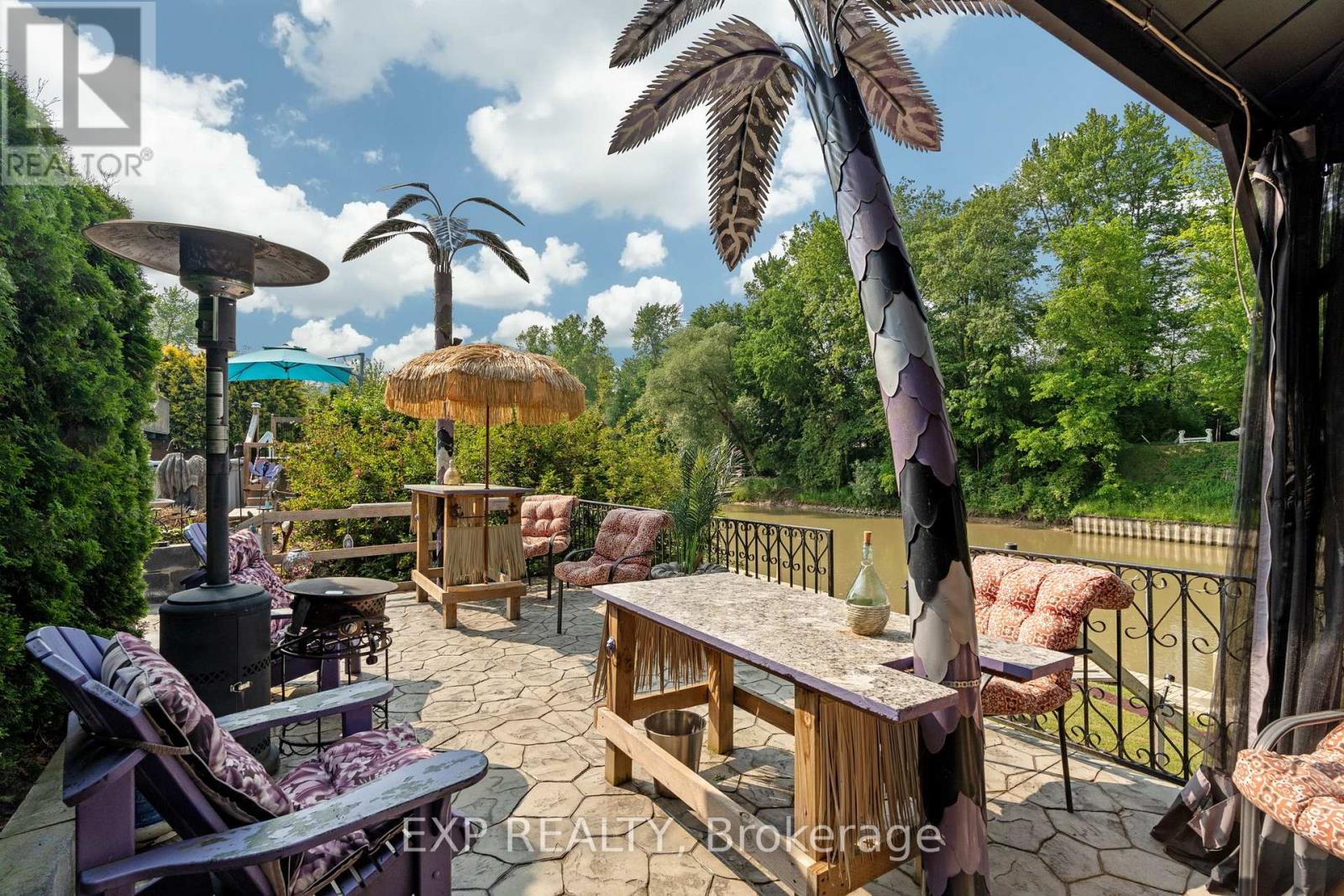 8458 Lazy Lane, Lambton Shores (Port Franks), Ontario  N0M 2N0 - Photo 24 - X12214614