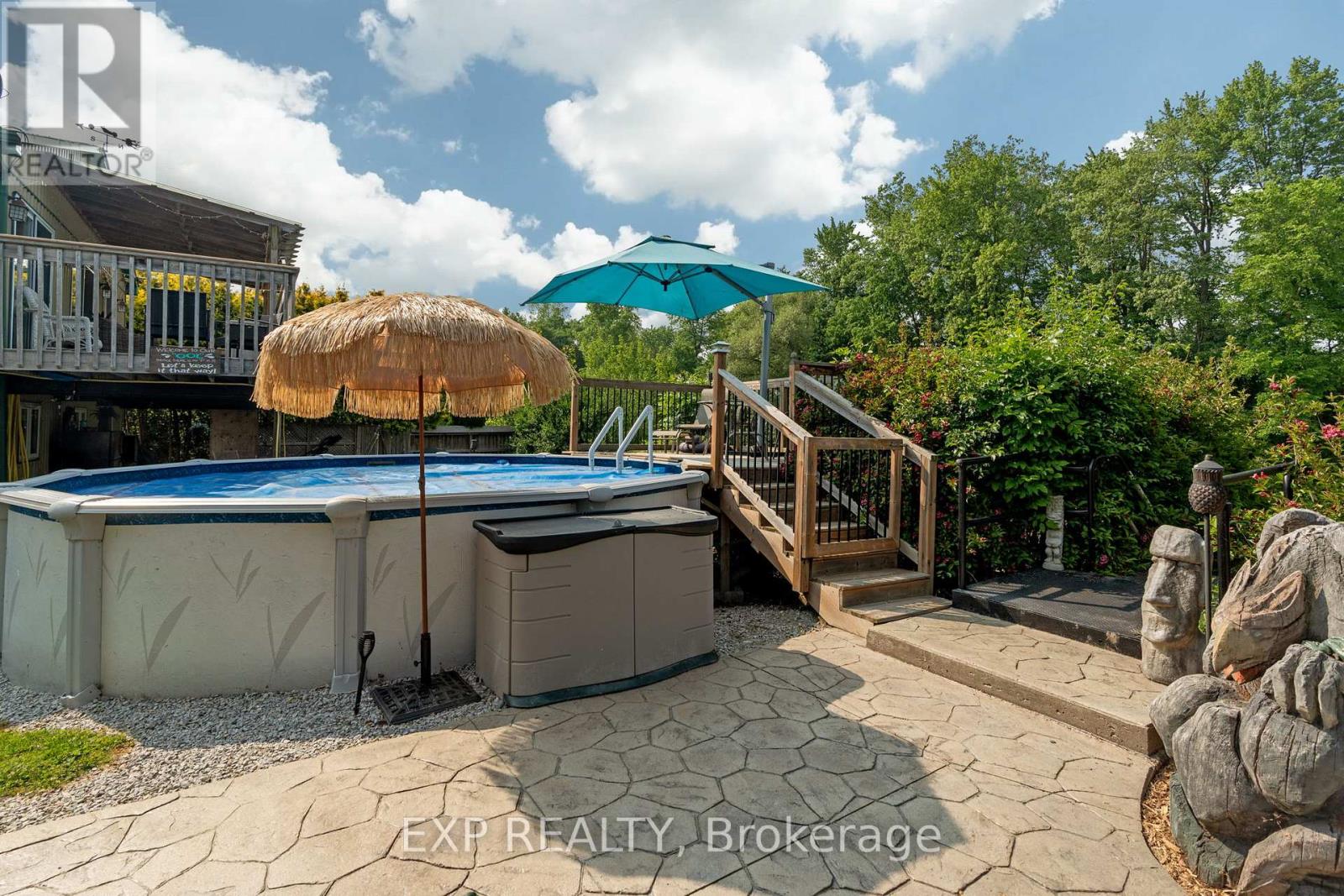 8458 Lazy Lane, Lambton Shores (Port Franks), Ontario  N0M 2N0 - Photo 25 - X12214614