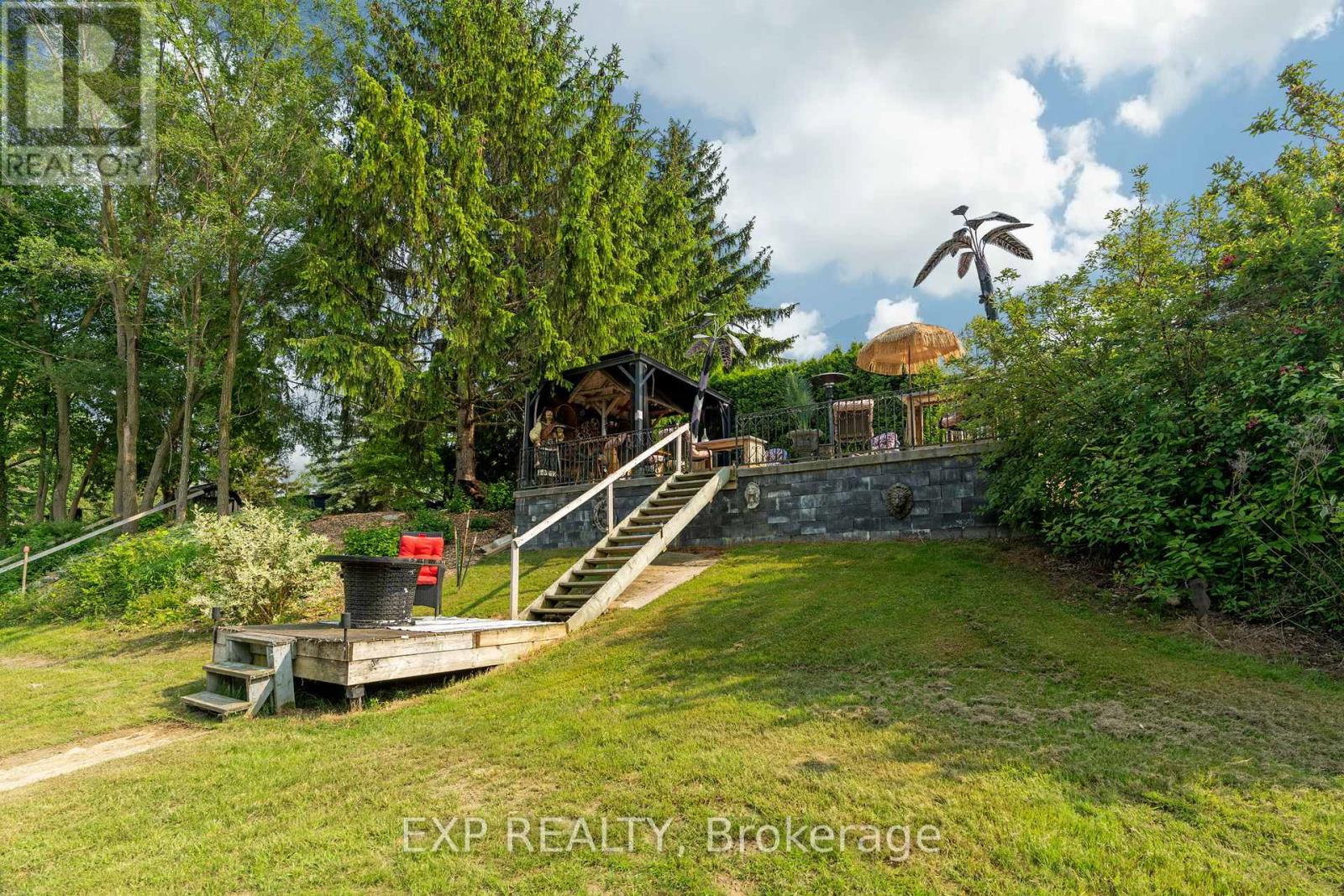 8458 Lazy Lane, Lambton Shores (Port Franks), Ontario  N0M 2N0 - Photo 28 - X12214614
