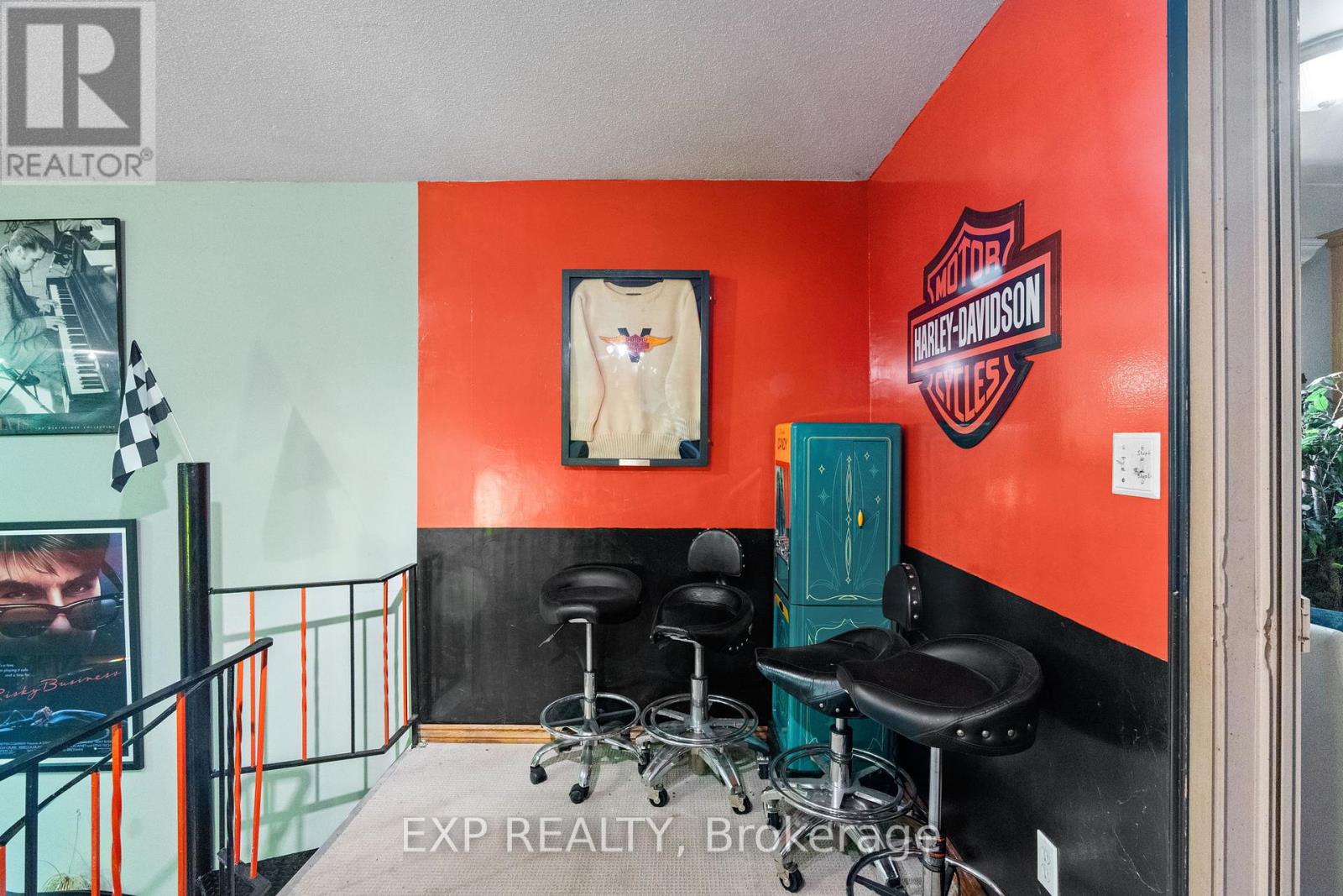 8458 Lazy Lane, Lambton Shores (Port Franks), Ontario  N0M 2N0 - Photo 33 - X12214614