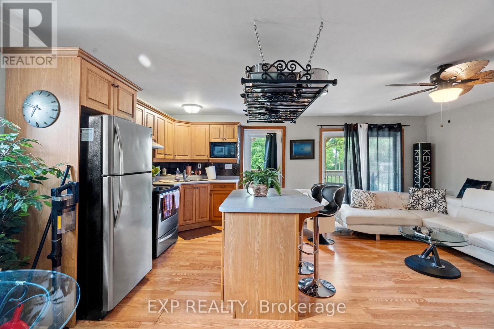 8458 Lazy Lane, Lambton Shores (Port Franks), Ontario  N0M 2N0 - Photo 34 - X12214614