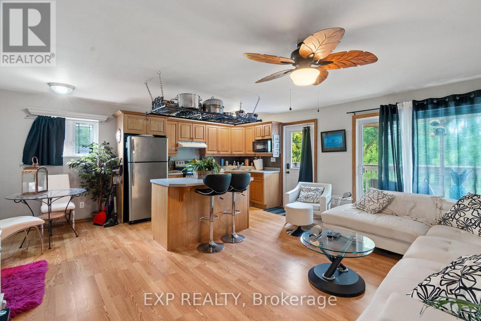 8458 Lazy Lane, Lambton Shores (Port Franks), Ontario  N0M 2N0 - Photo 35 - X12214614