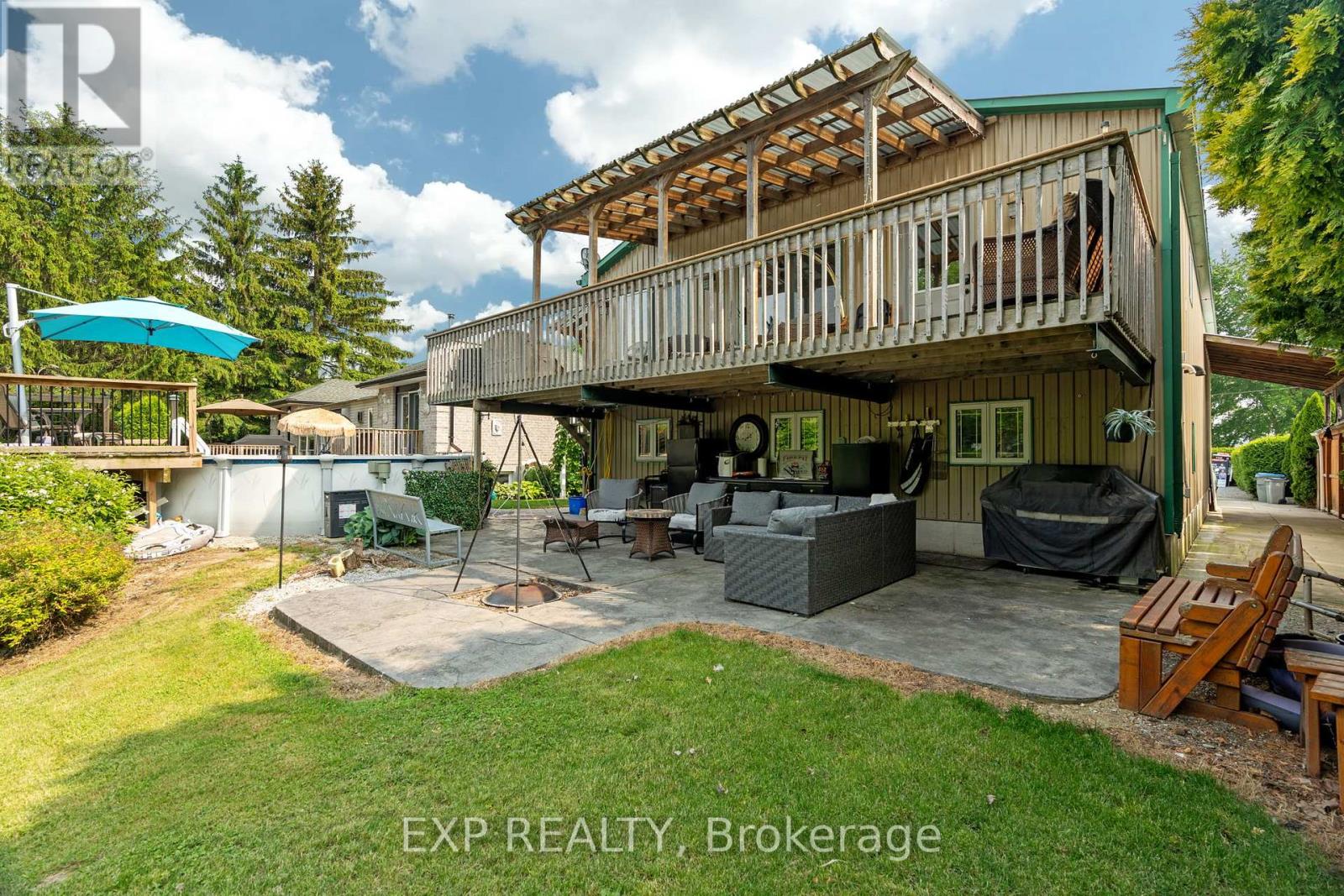 8458 Lazy Lane, Lambton Shores (Port Franks), Ontario  N0M 2N0 - Photo 39 - X12214614