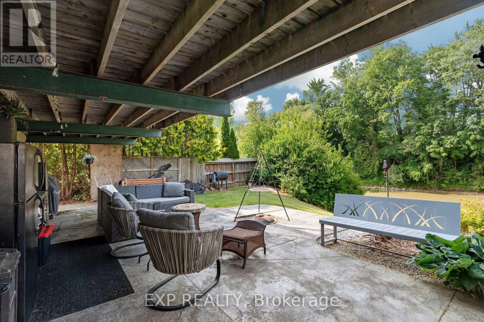 8458 Lazy Lane, Lambton Shores (Port Franks), Ontario  N0M 2N0 - Photo 40 - X12214614