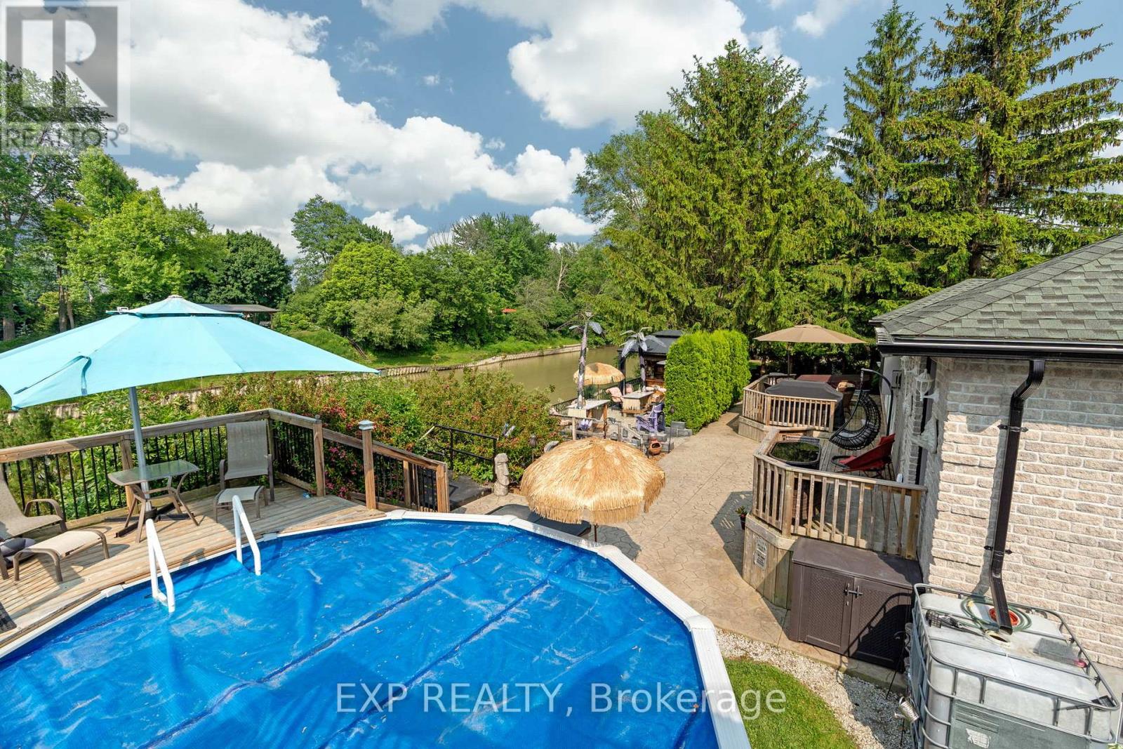 8458 Lazy Lane, Lambton Shores (Port Franks), Ontario  N0M 2N0 - Photo 42 - X12214614