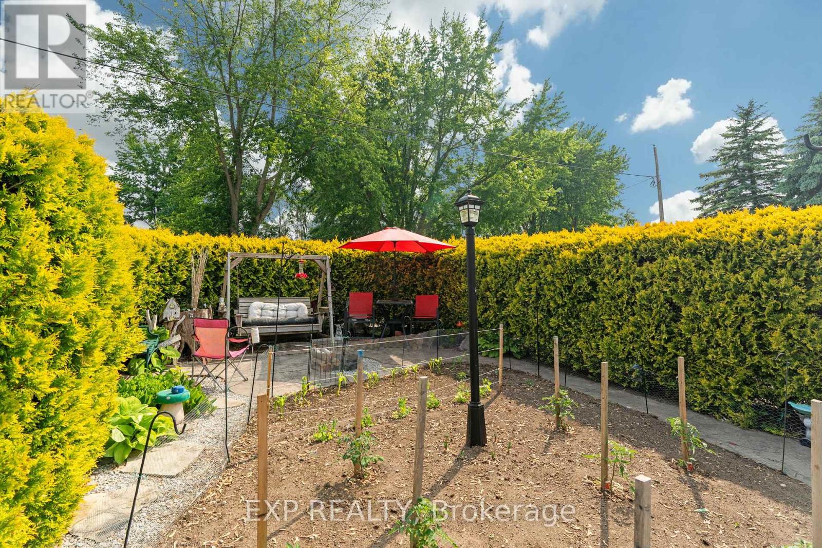 8458 Lazy Lane, Lambton Shores (Port Franks), Ontario  N0M 2N0 - Photo 43 - X12214614