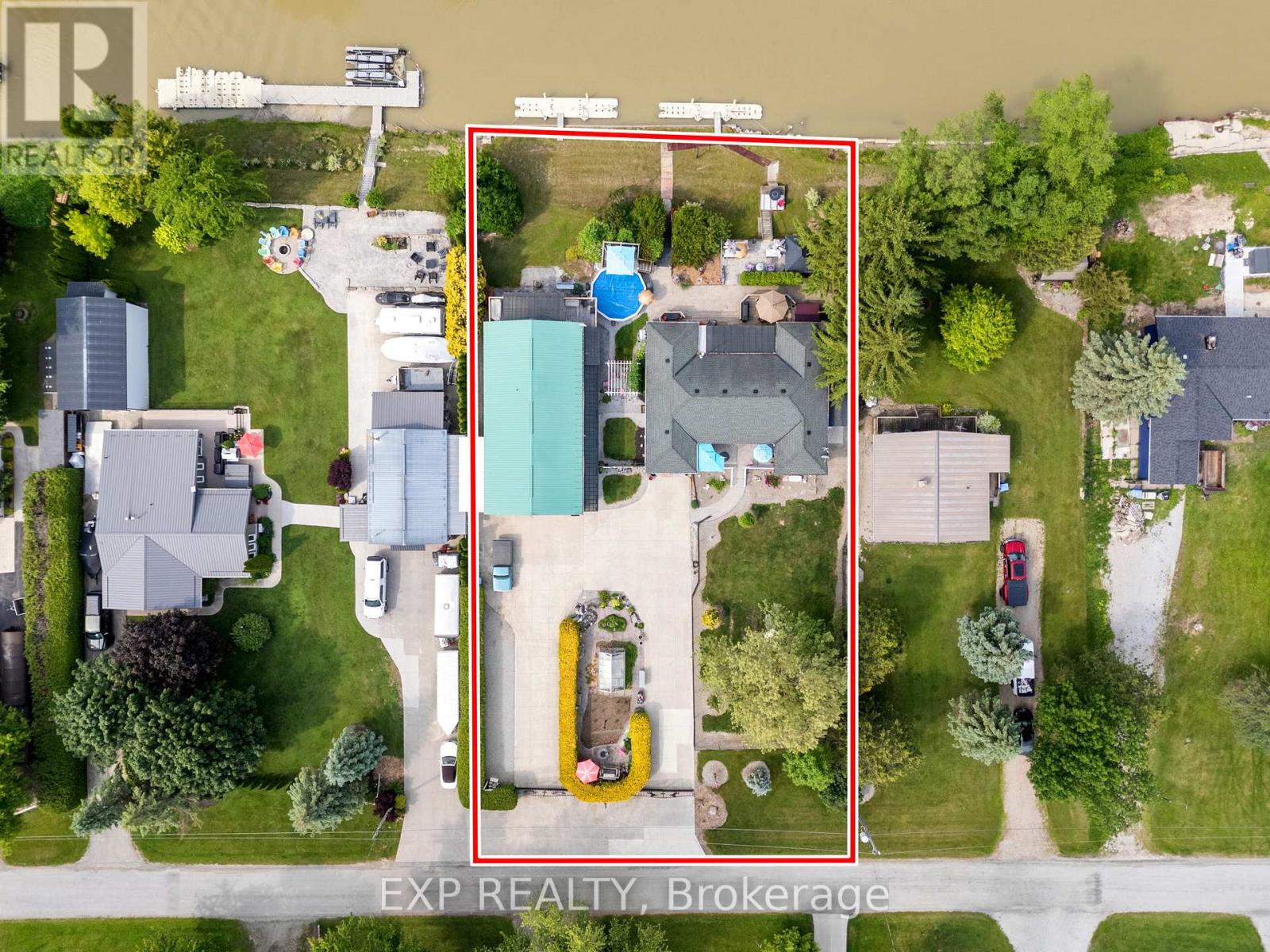 8458 Lazy Lane, Lambton Shores (Port Franks), Ontario  N0M 2N0 - Photo 45 - X12214614