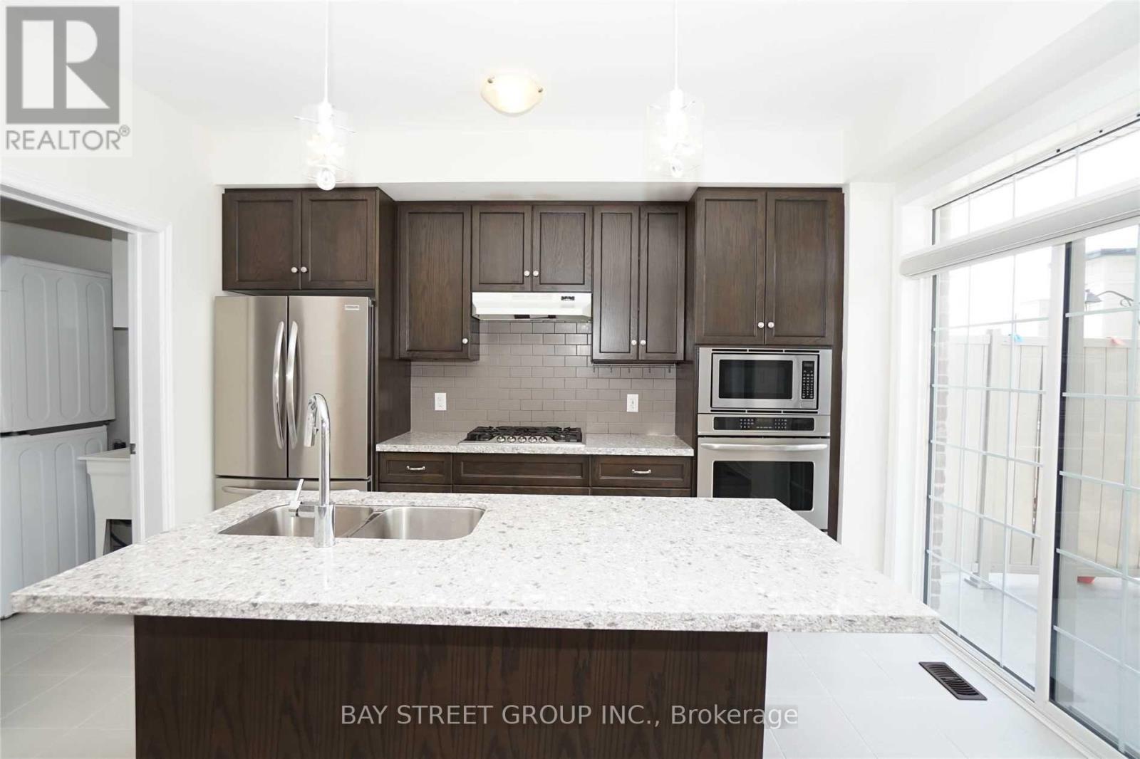 14 - 3026 Postridge Drive, Oakville (Jm Joshua Meadows), Ontario  L6H 0R8 - Photo 9 - W12189491