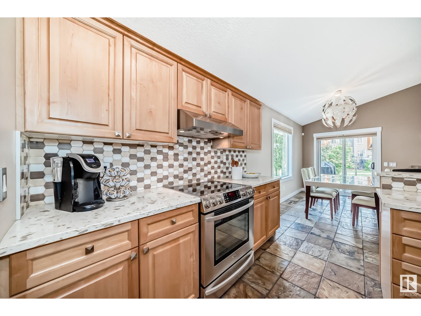 914 Goodwin Cl Nw, Edmonton, Alberta  T5T 6X8 - Photo 10 - E4441844