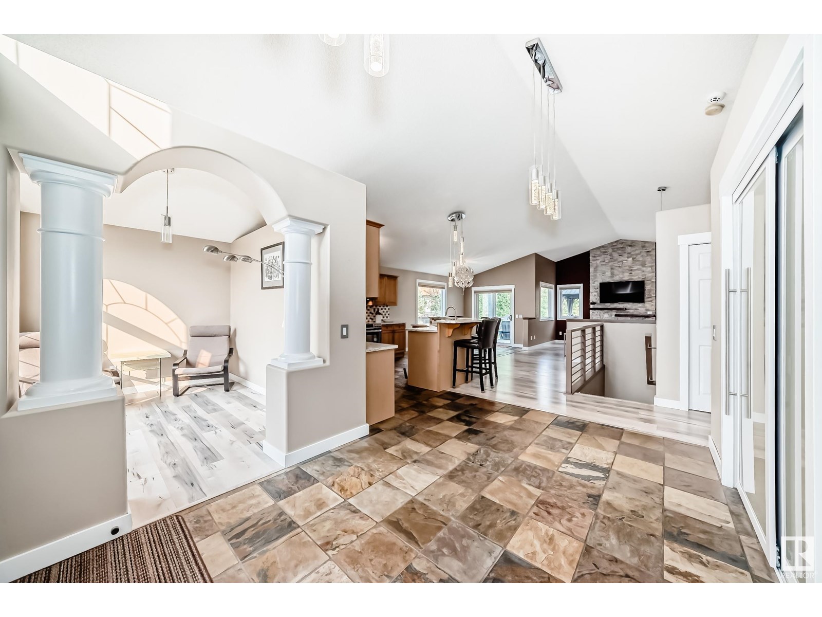 914 Goodwin Cl Nw, Edmonton, Alberta  T5T 6X8 - Photo 5 - E4441844