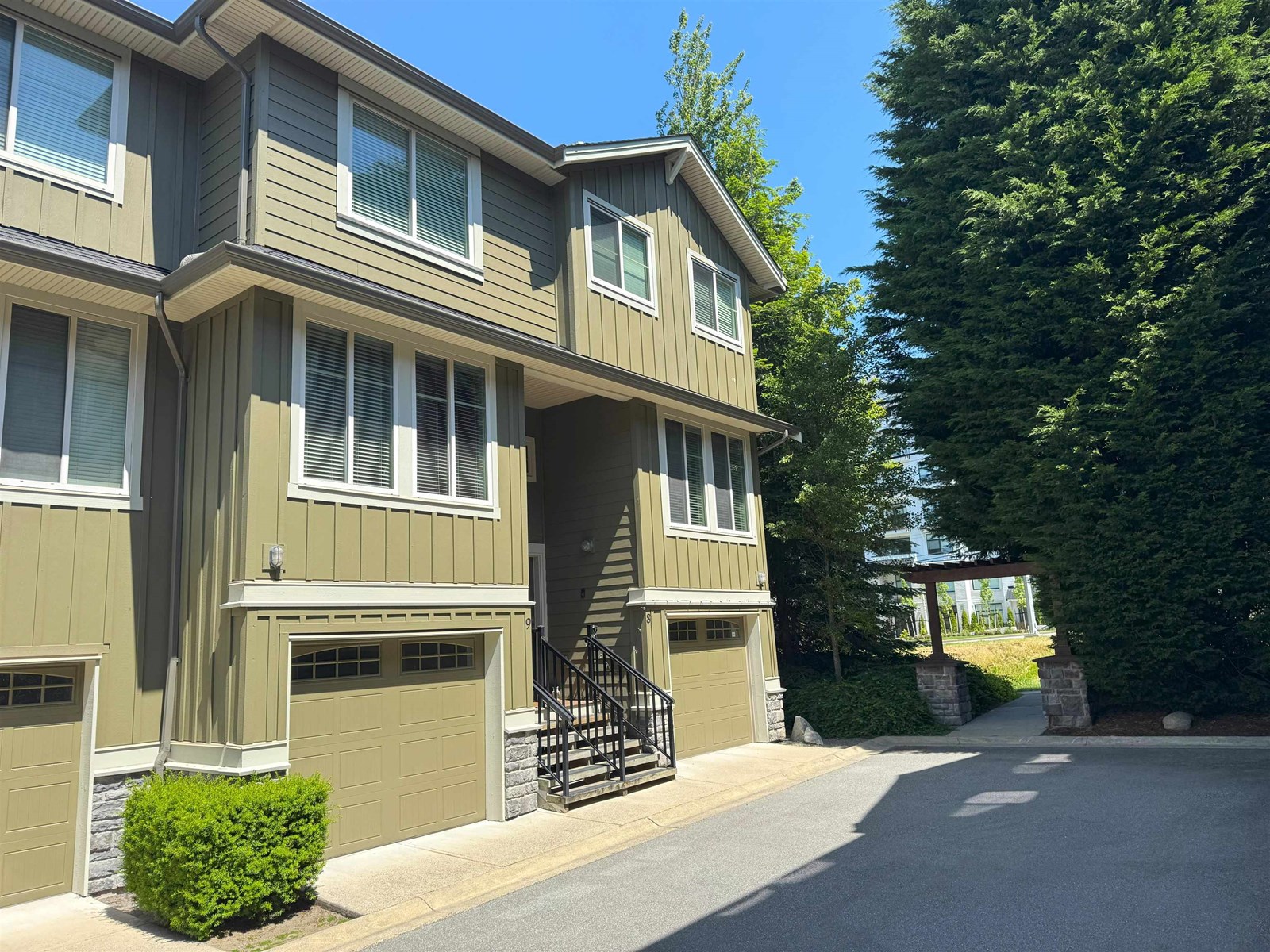 8 3266 147 Street, Surrey, British Columbia  V4P 1Z8 - Photo 1 - R3012999