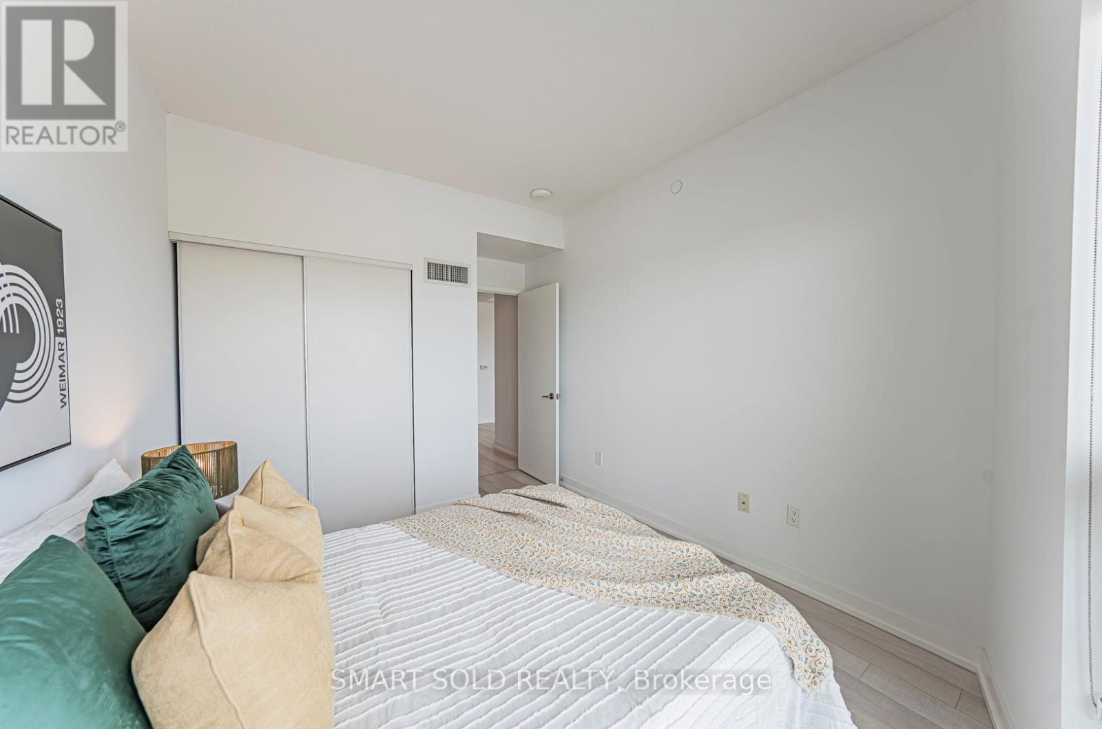 1209 - 117 Mcmahon Drive, Toronto, Ontario  M2K 0E4 - Photo 12 - C12076511