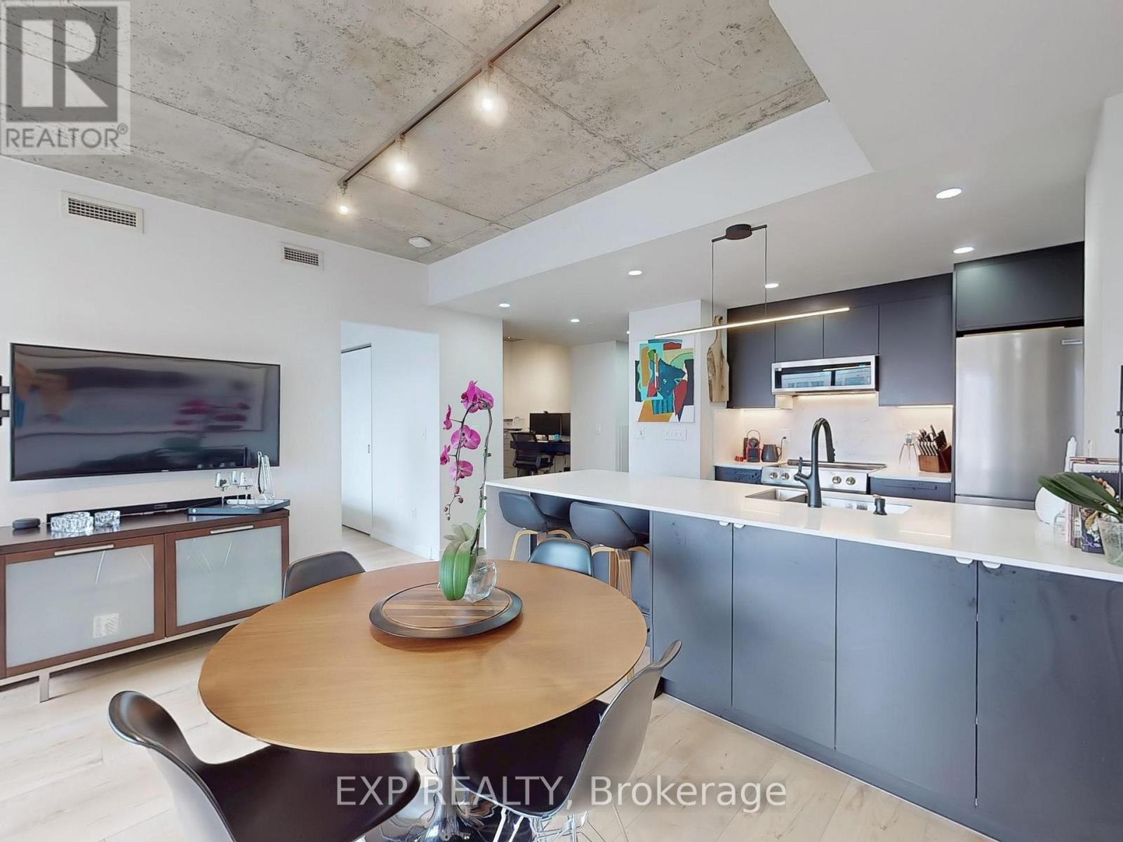 1107 - 285 Mutual Street, Toronto, Ontario  M4Y 3C5 - Photo 2 - C12214210