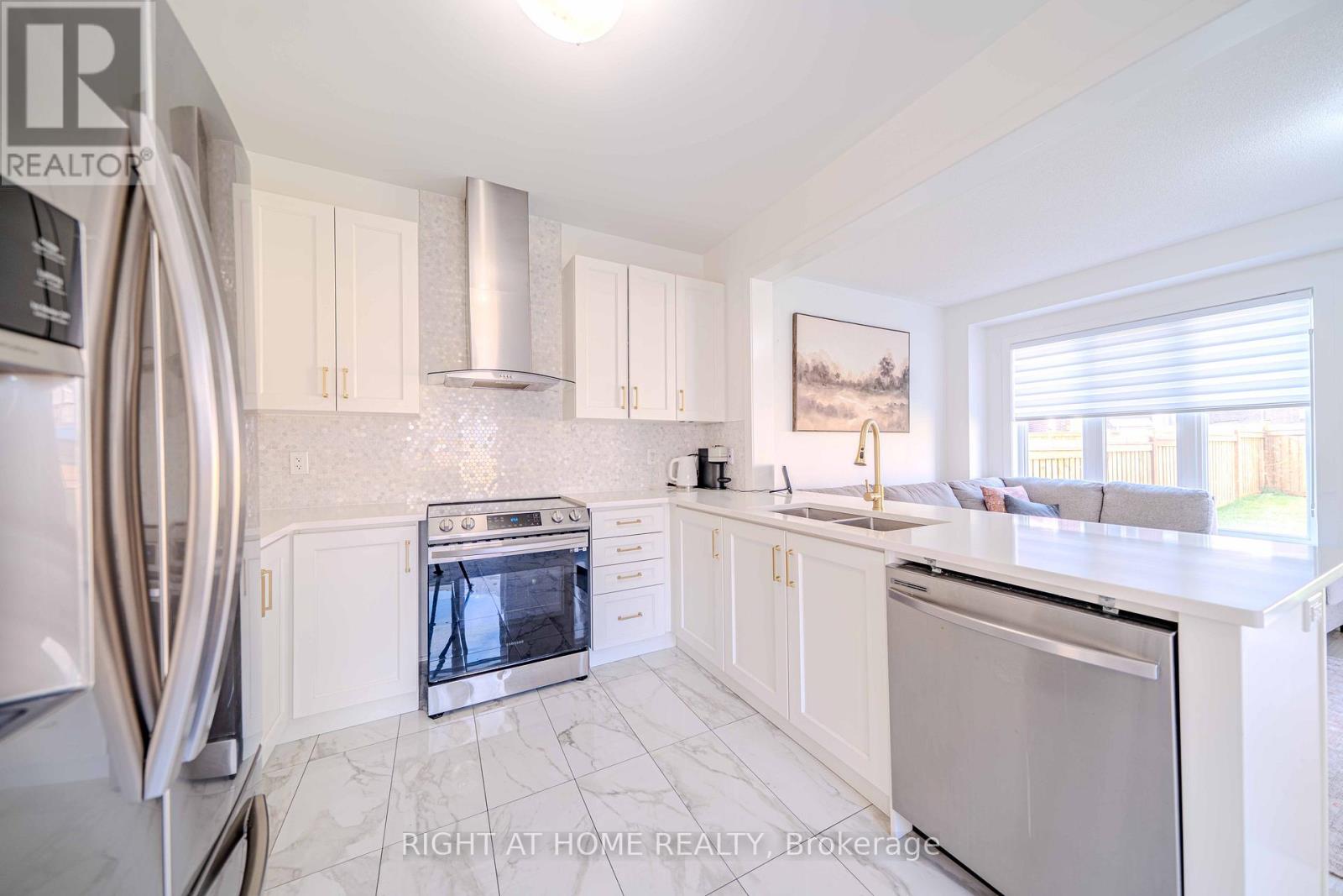 51 Dorian Drive, Whitby, Ontario  L1P 0L6 - Photo 14 - E12214675