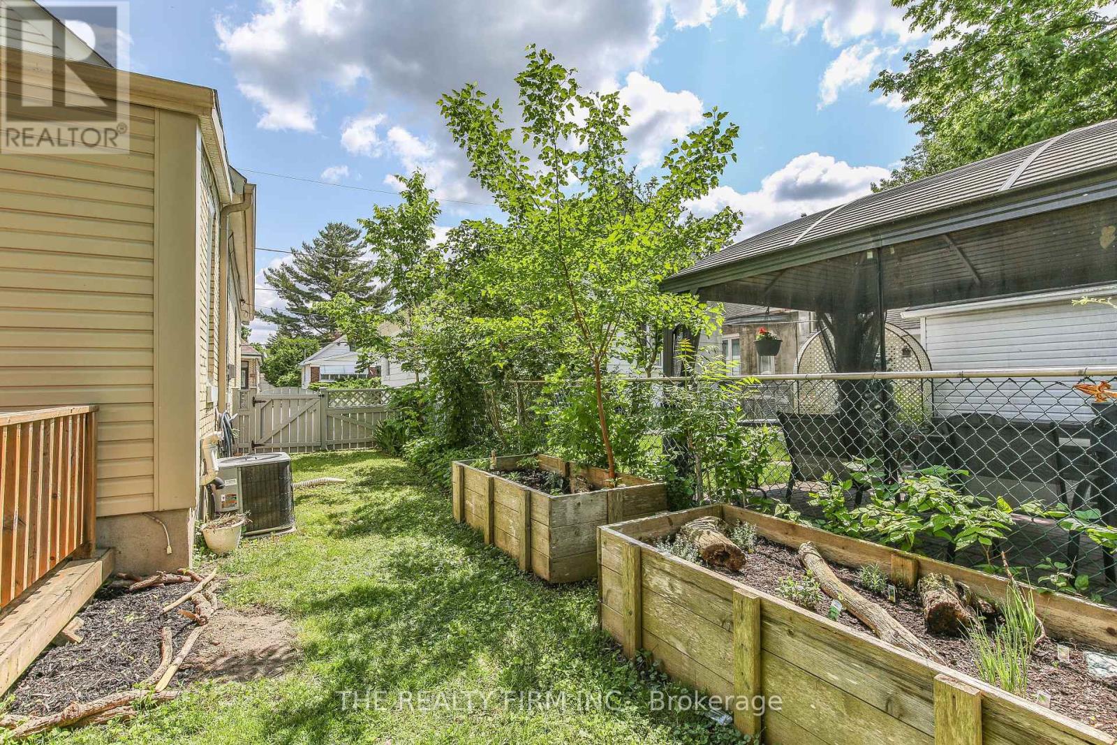 81 Dillabough Street, London East, Ontario  N5Z 2B9 - Photo 50 - X12214652