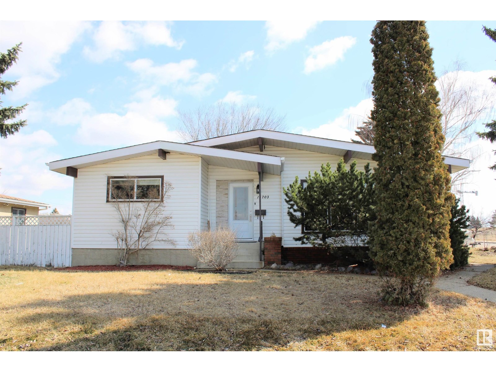 14703 75A ST NW, Edmonton, Alberta