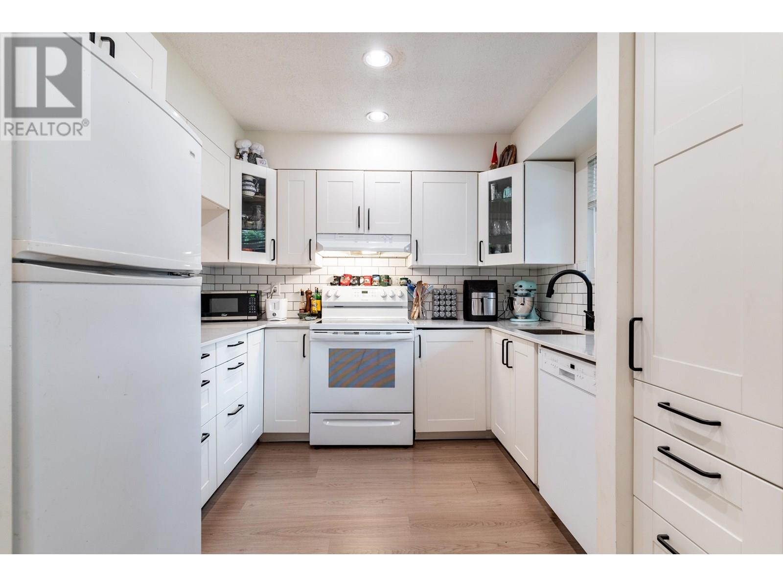 27 1235 Johnson Street, Coquitlam, British Columbia  V3B 7E3 - Photo 6 - R2984019