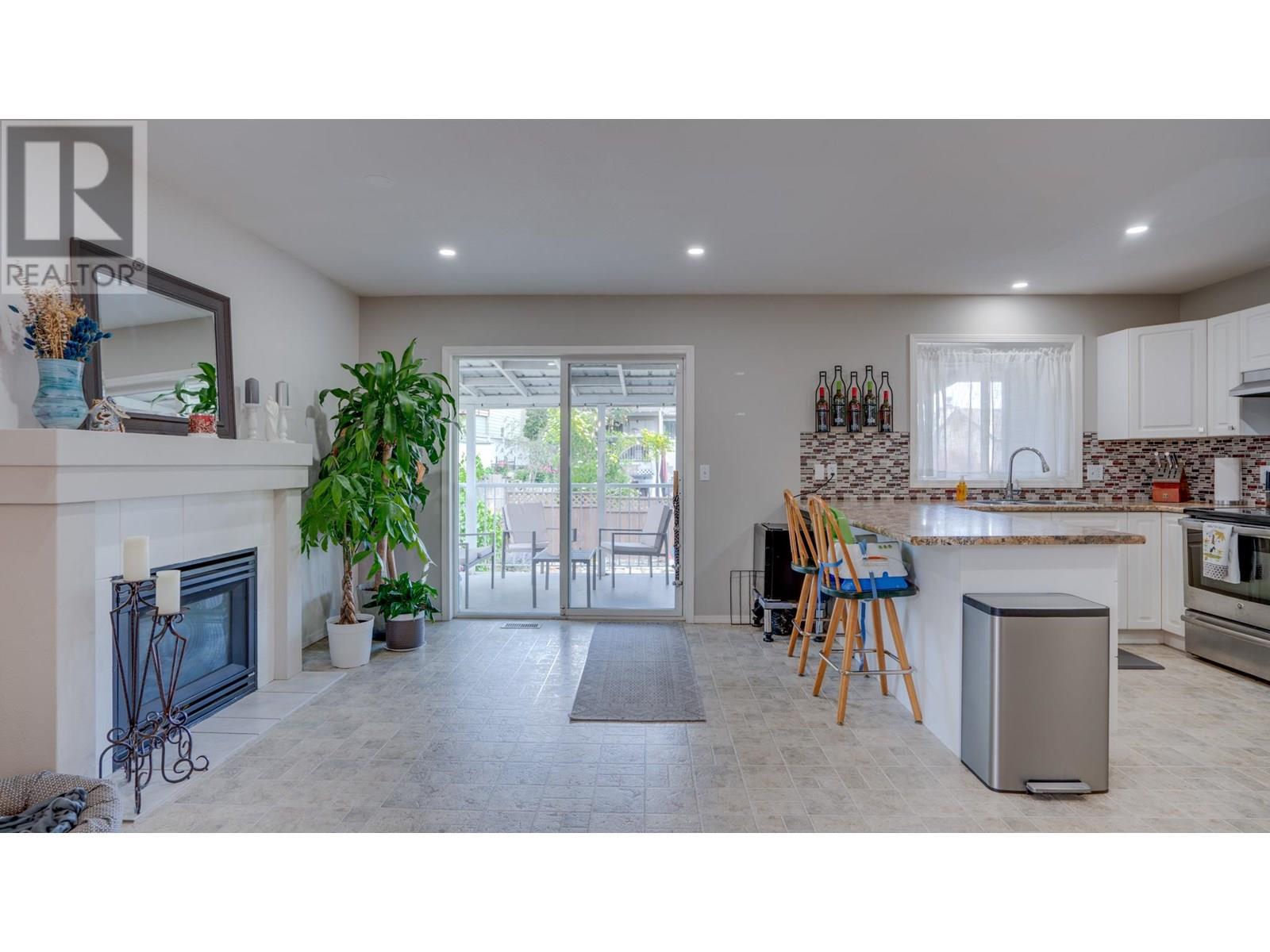 2825 Richfield Drive, Vernon, British Columbia  V1H 1A6 - Photo 4 - 10351379