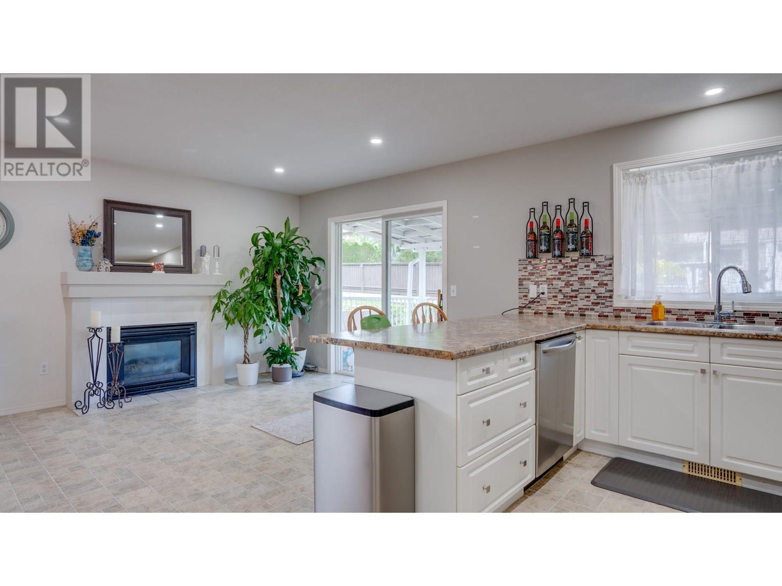 2825 Richfield Drive, Vernon, British Columbia  V1H 1A6 - Photo 5 - 10351379