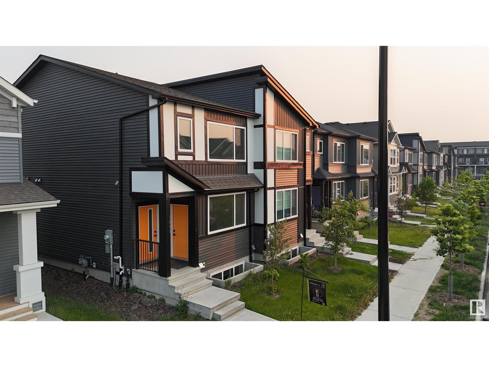 1205 Podersky Wd Sw, Edmonton, Alberta  T6W 4W3 - Photo 3 - E4441851