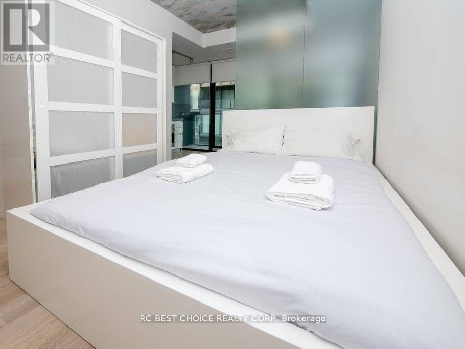609 - 38 Stewart Street, Toronto, Ontario  M5V 1H6 - Photo 8 - C12214625