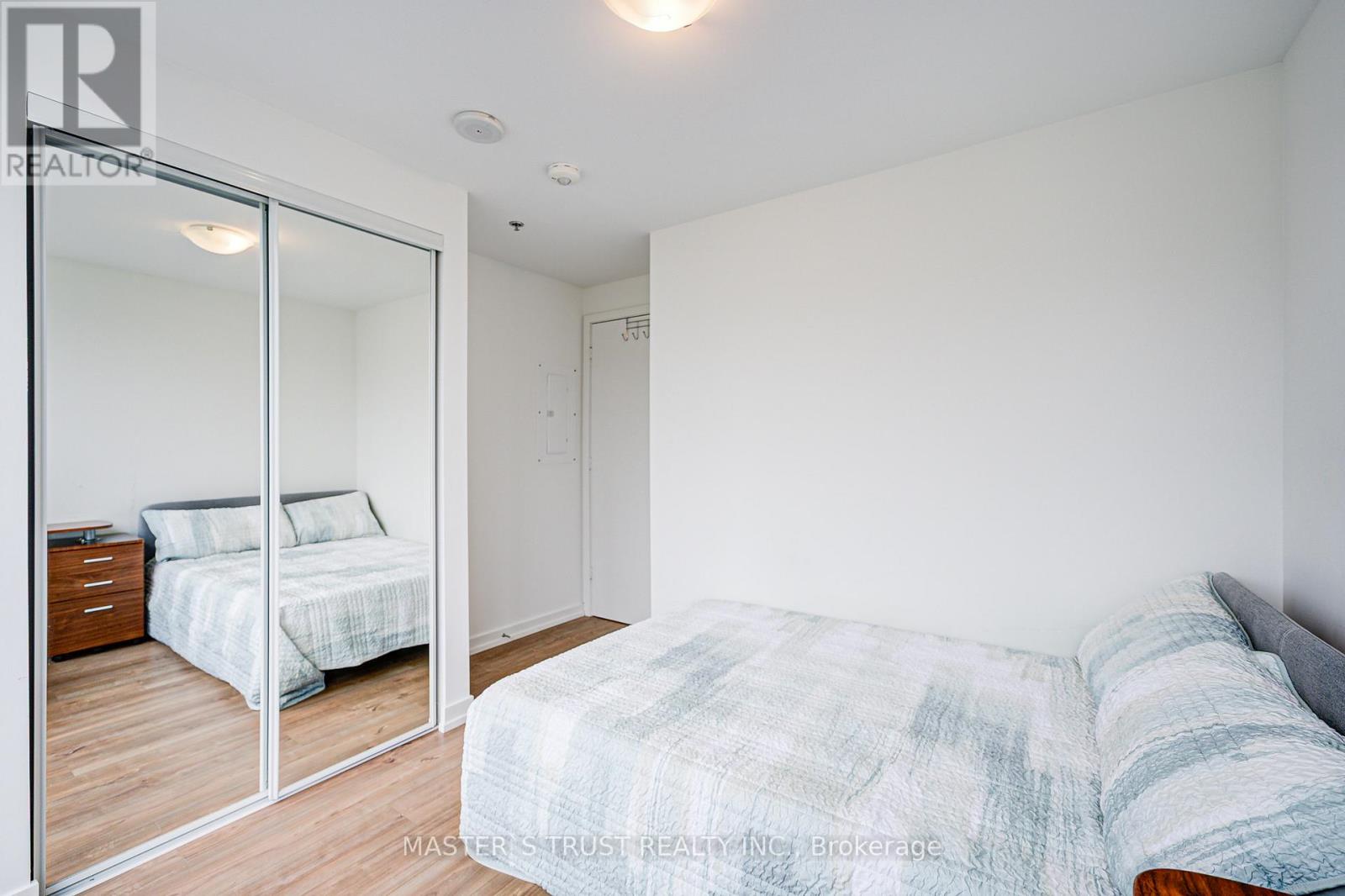 1007 - 203 College Street, Toronto, Ontario  M5T 1P9 - Photo 17 - C12214639