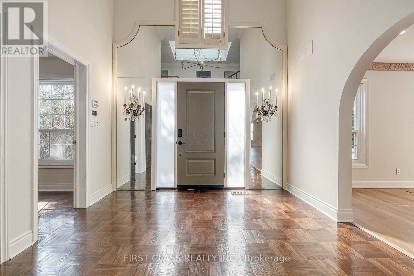 10 DONWOODS DRIVE, Toronto, Ontario