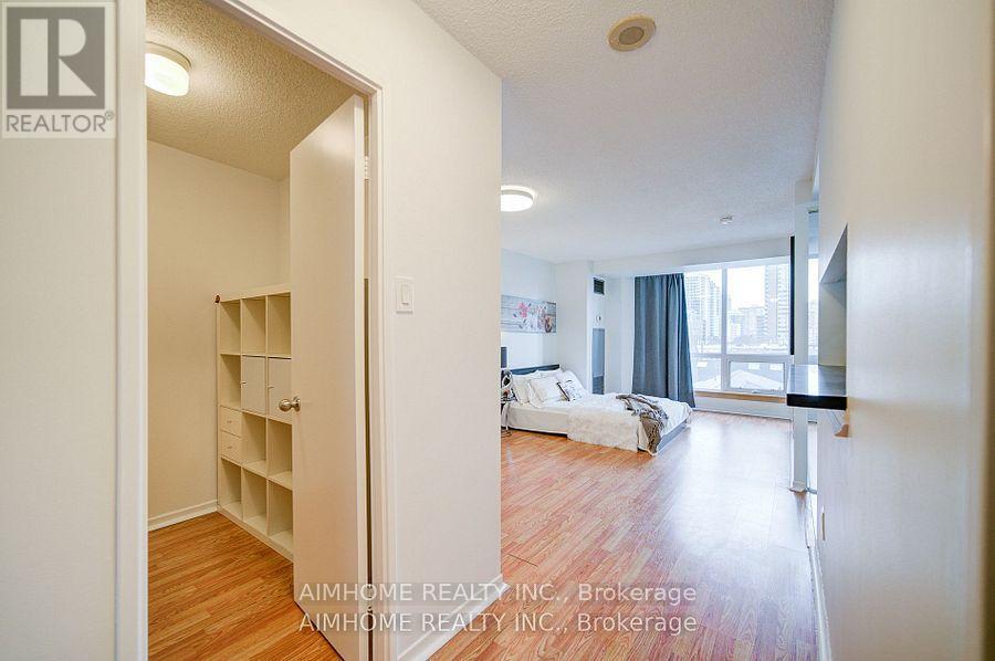 603 - 1055 Bay Street, Toronto, Ontario  M5S 3A3 - Photo 3 - C12214658