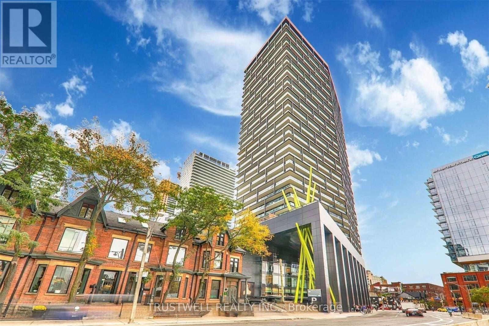 1310 - 125 PETER STREET, Toronto, Ontario