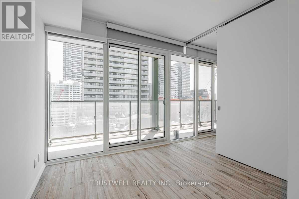 1310 - 125 Peter Street, Toronto, Ontario  M5V 0M2 - Photo 14 - C12214663