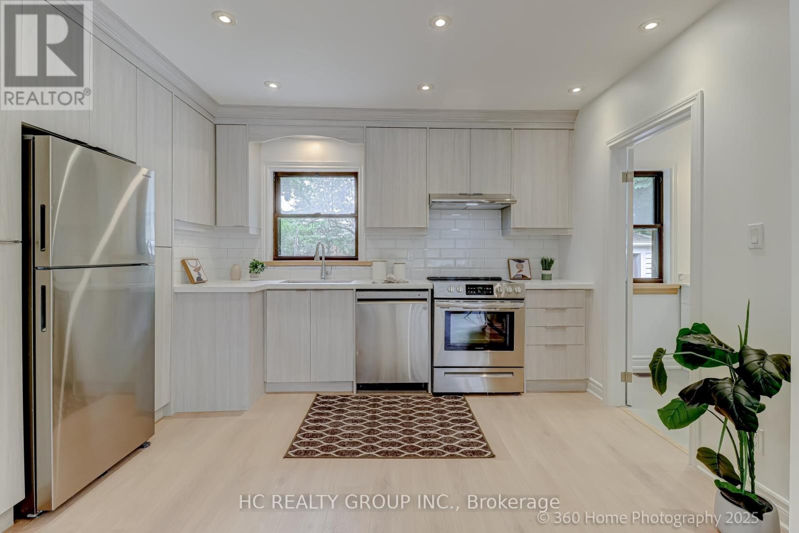 597 Conacher Drive, Toronto, Ontario  M2M 3M9 - Photo 4 - C12214668