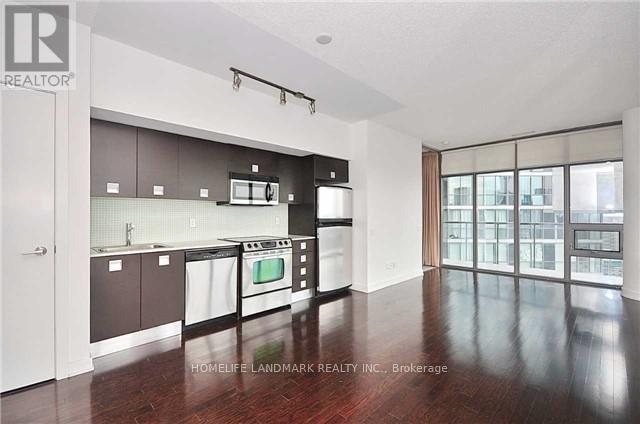 3003 - 33 Charles Street E, Toronto, Ontario  M4Y 0A2 - Photo 2 - C12214677