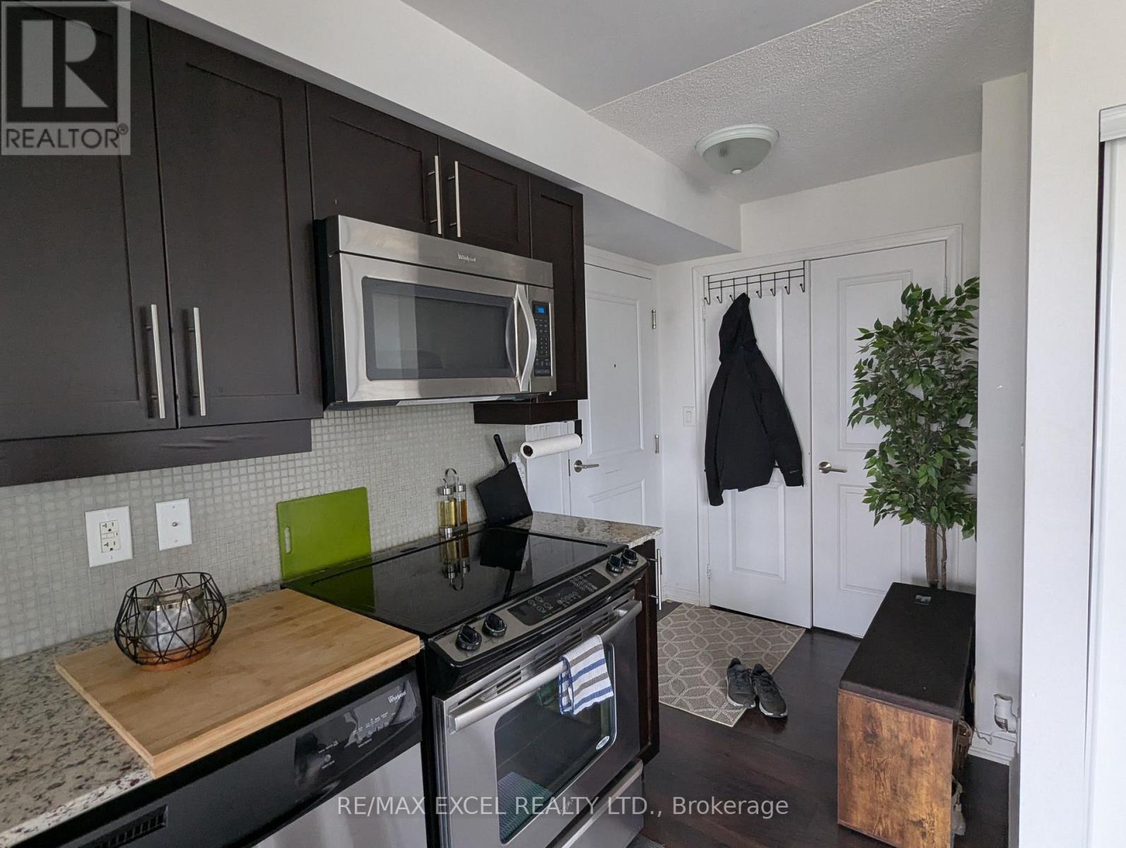 1545 - 38 Grand Magazine Street, Toronto, Ontario  M5V 0B1 - Photo 4 - C12214684
