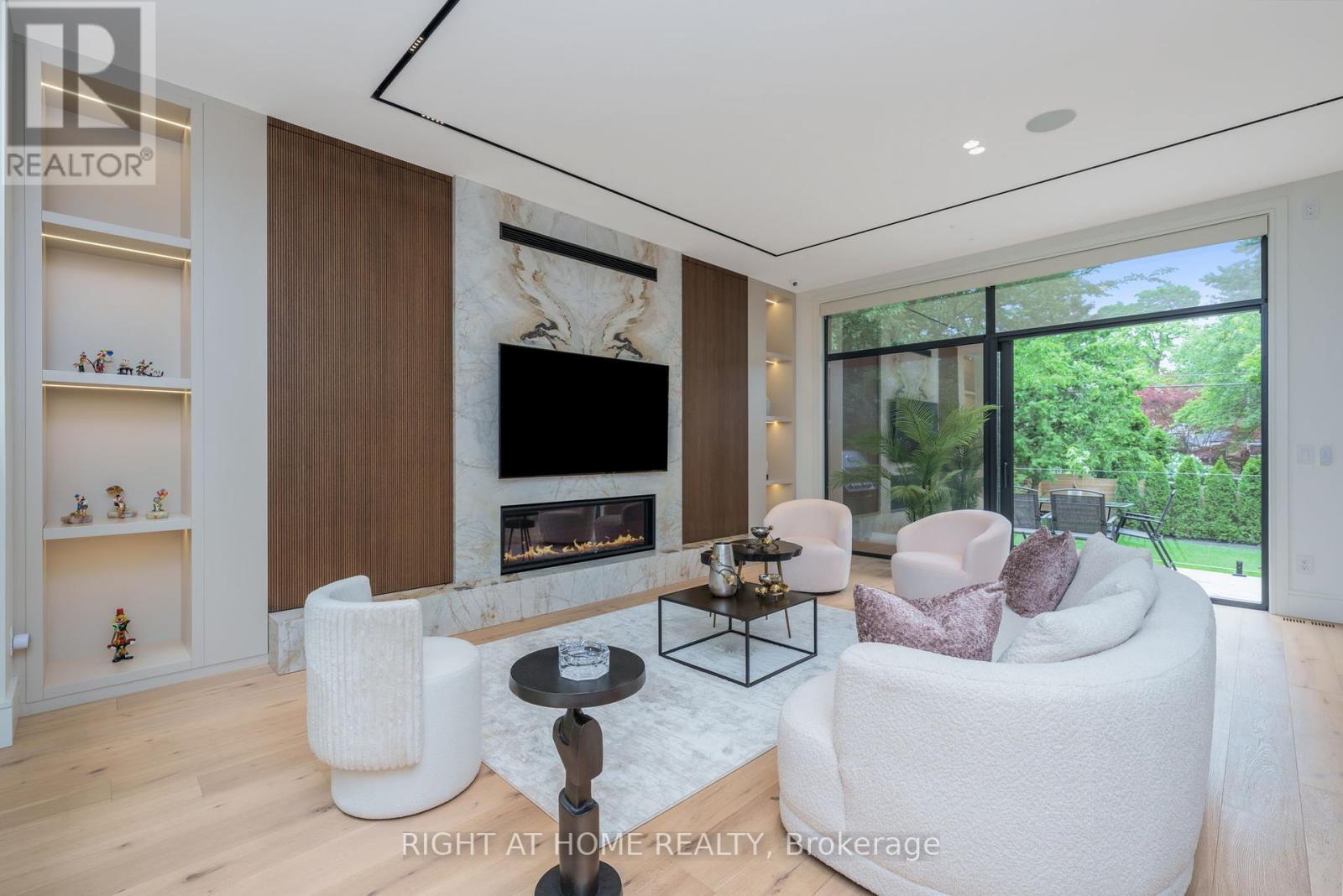 18 Divadale Drive, Toronto, Ontario  M4G 2N9 - Photo 18 - C12214687