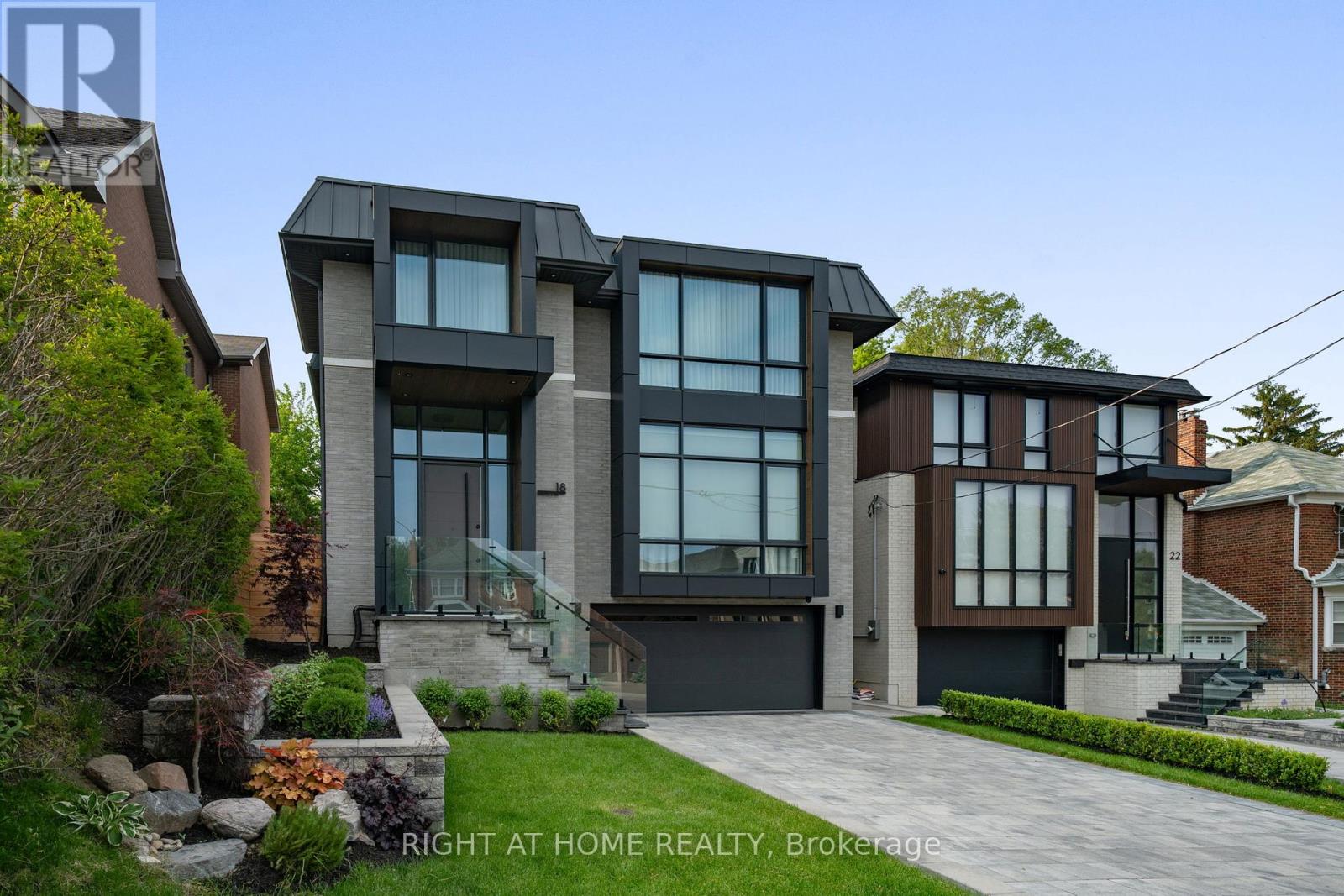 18 Divadale Drive, Toronto, Ontario  M4G 2N9 - Photo 2 - C12214687