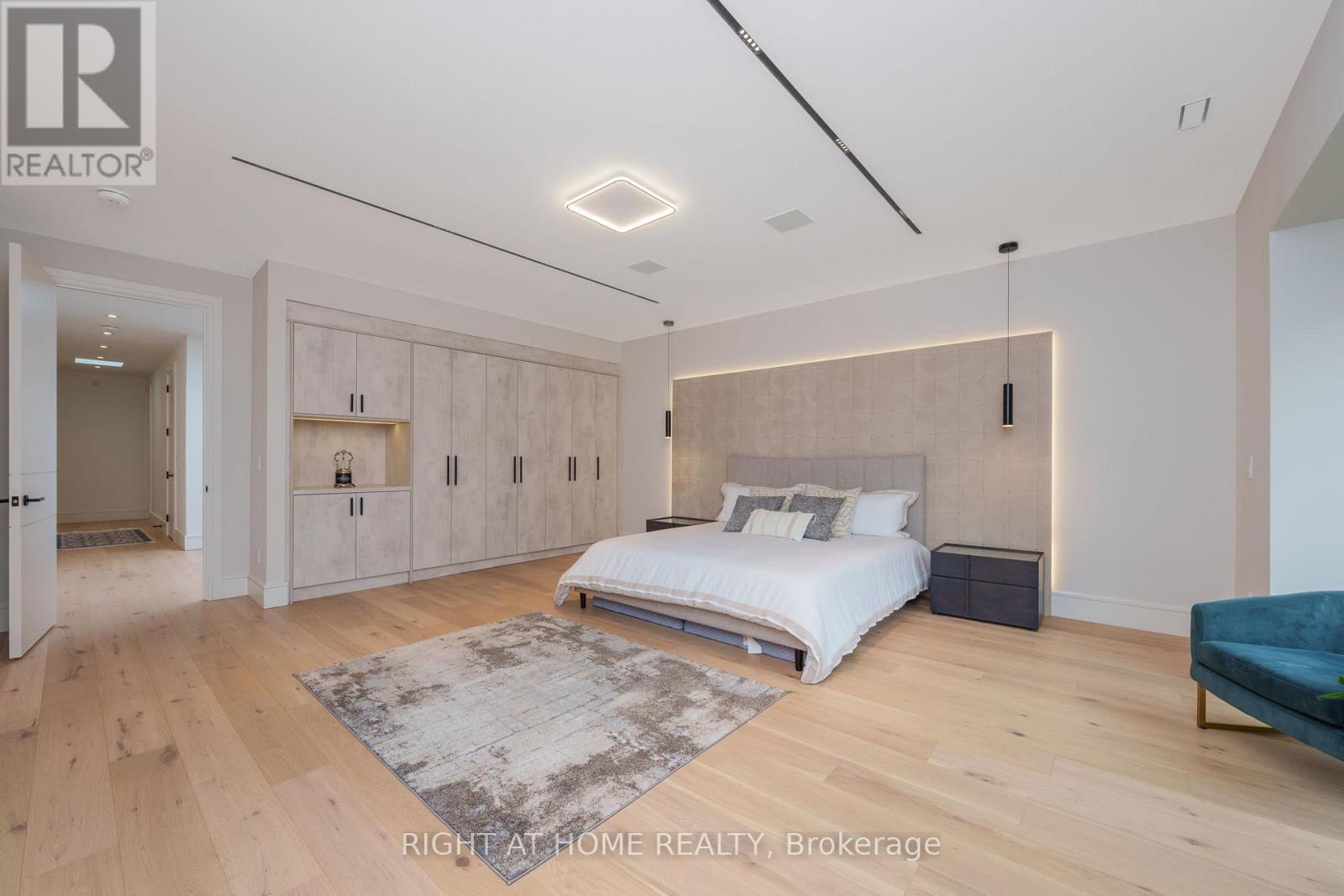 18 Divadale Drive, Toronto, Ontario  M4G 2N9 - Photo 29 - C12214687