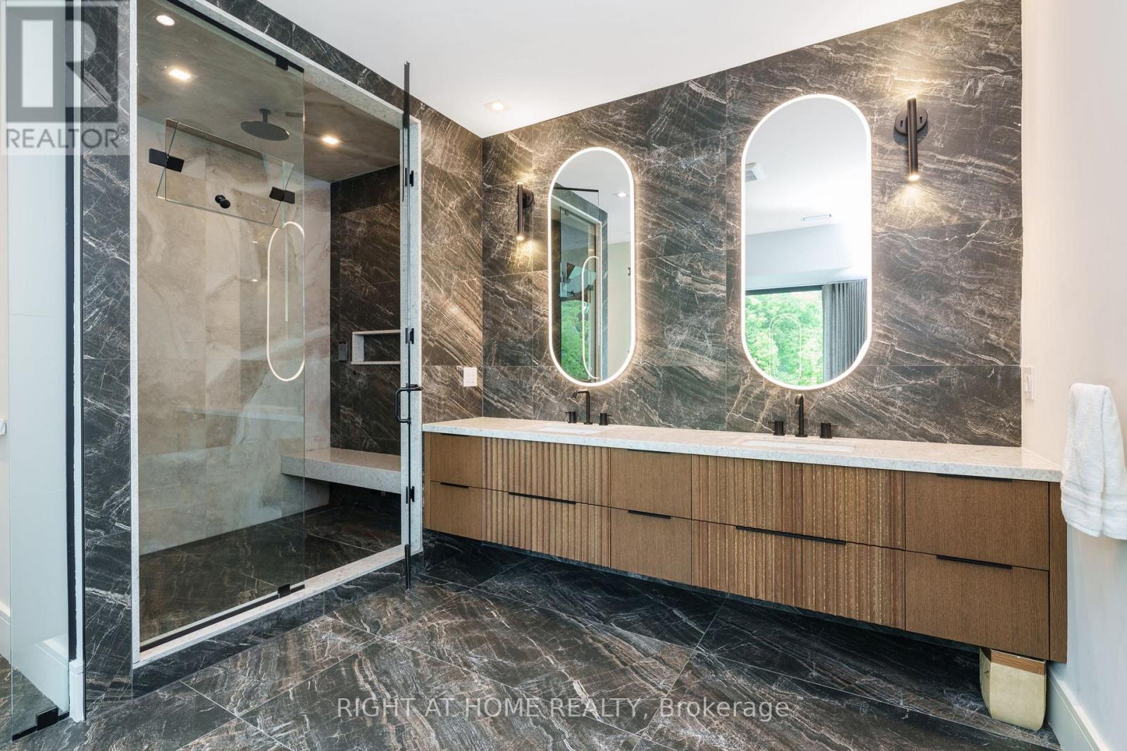 18 Divadale Drive, Toronto, Ontario  M4G 2N9 - Photo 31 - C12214687