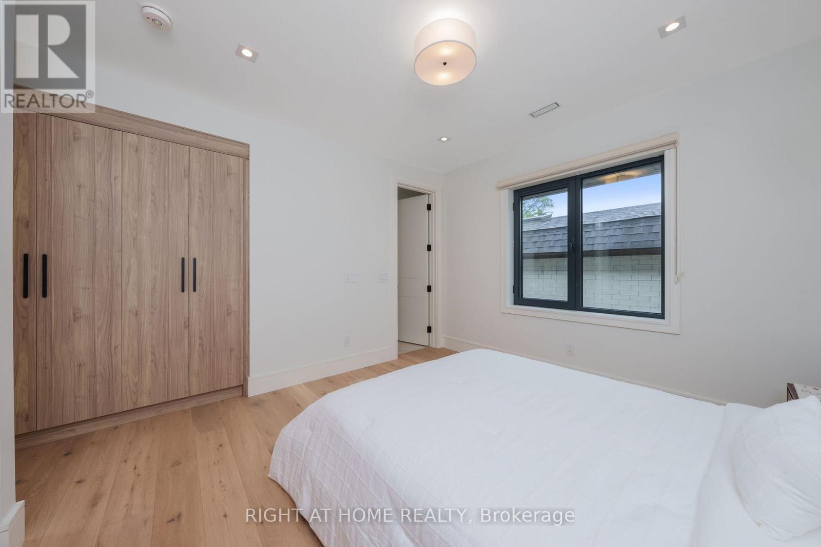 18 Divadale Drive, Toronto, Ontario  M4G 2N9 - Photo 36 - C12214687