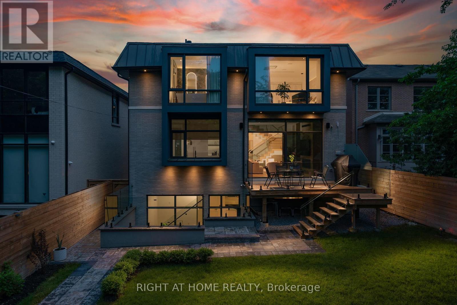 18 Divadale Drive, Toronto, Ontario  M4G 2N9 - Photo 50 - C12214687