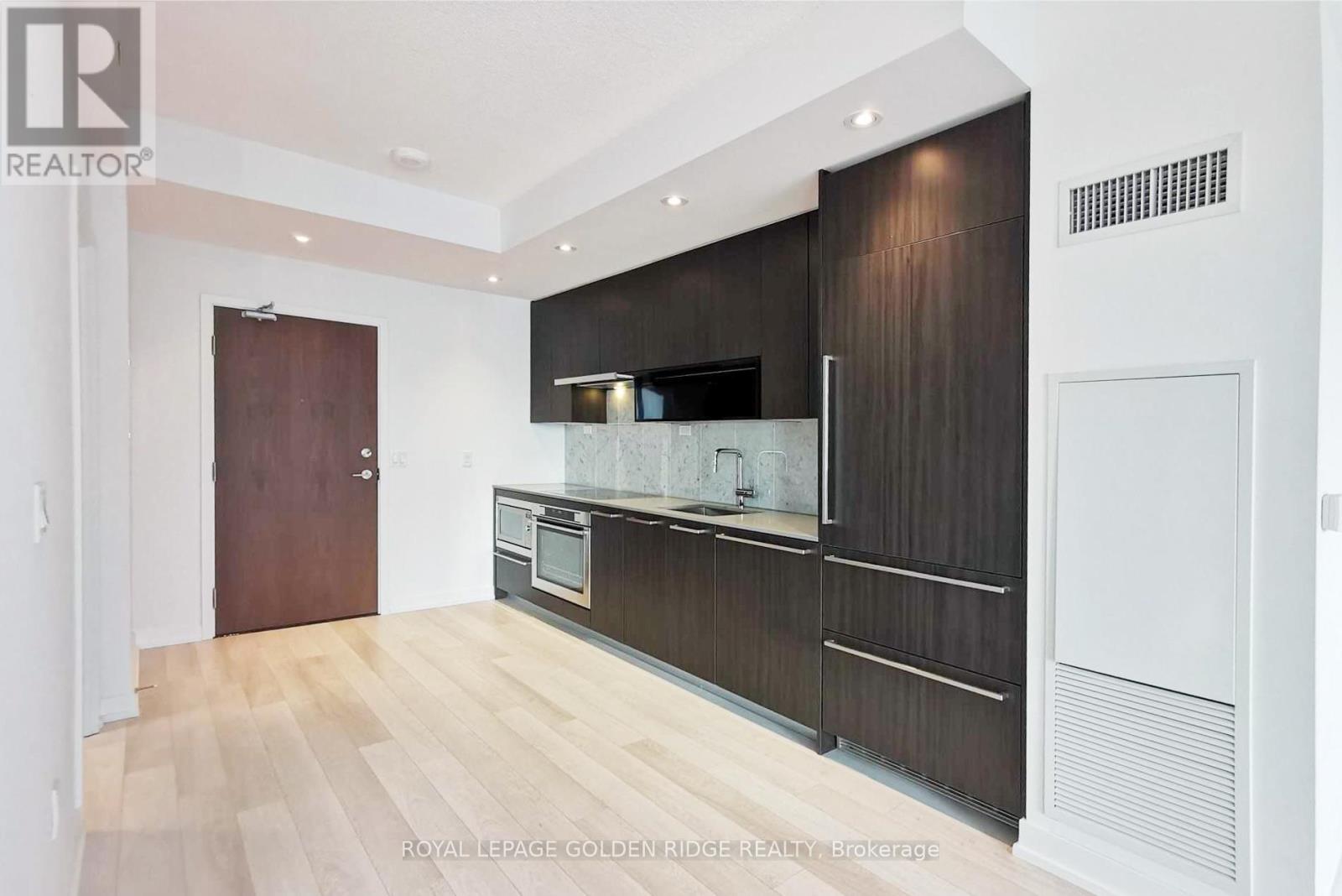 1108 - 117 Mcmahon Drive, Toronto, Ontario  M2K 0E4 - Photo 3 - C12214690