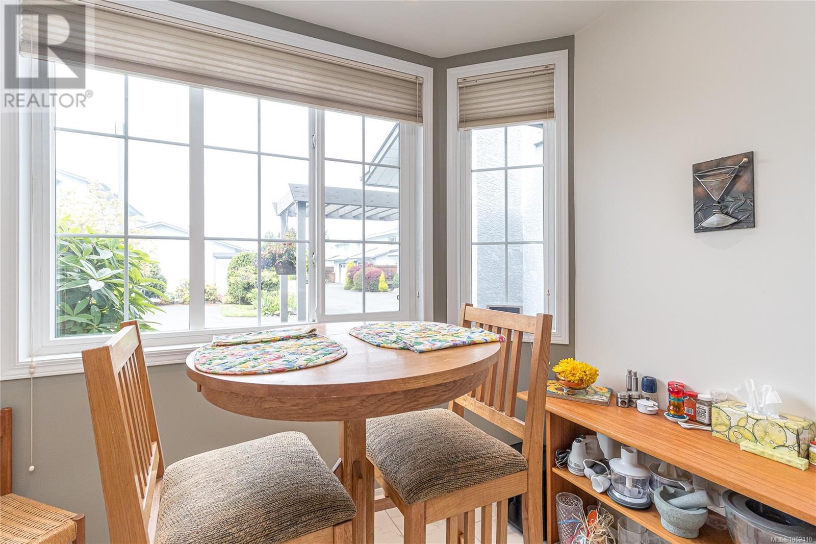 16 2115 Amelia Ave, Sidney, British Columbia  V8L 3Z8 - Photo 19 - 1002110