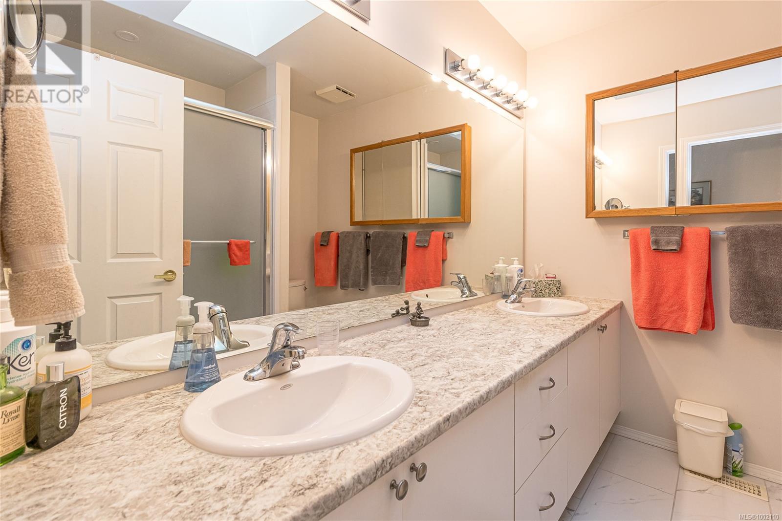 16 2115 Amelia Ave, Sidney, British Columbia  V8L 3Z8 - Photo 23 - 1002110