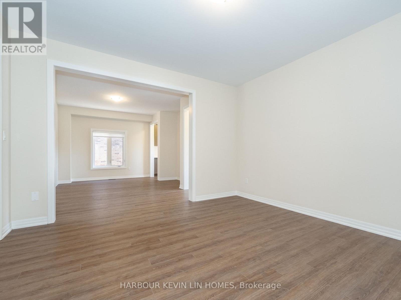 43 Donald Ingram Crescent, Georgina (Keswick North), Ontario  L4P 0S3 - Photo 10 - N12214632
