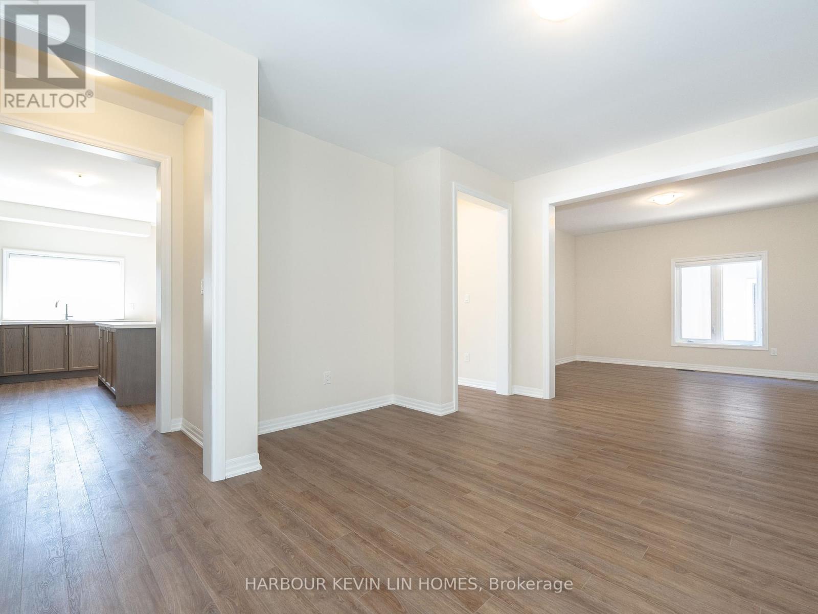 43 Donald Ingram Crescent, Georgina (Keswick North), Ontario  L4P 0S3 - Photo 12 - N12214632
