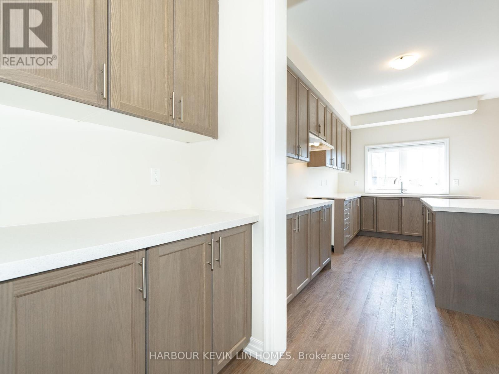 43 Donald Ingram Crescent, Georgina (Keswick North), Ontario  L4P 0S3 - Photo 13 - N12214632