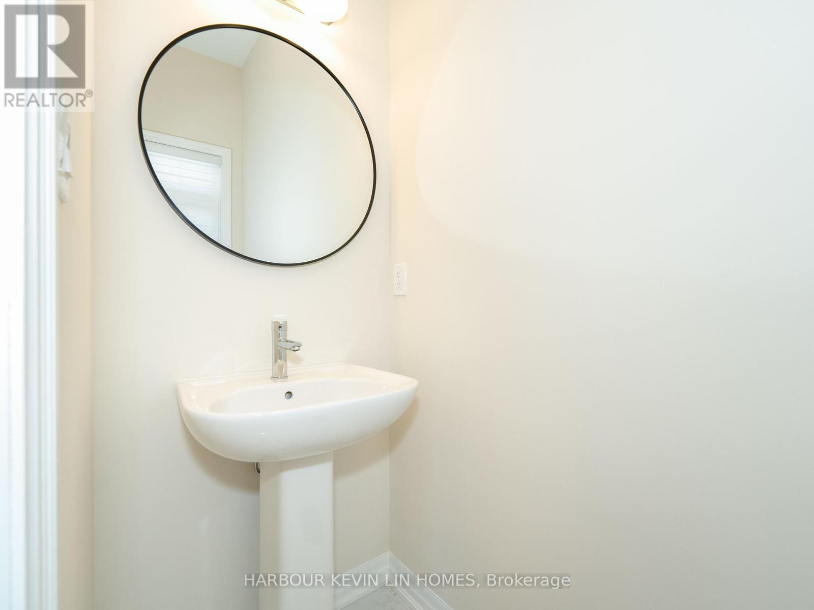 43 Donald Ingram Crescent, Georgina (Keswick North), Ontario  L4P 0S3 - Photo 24 - N12214632